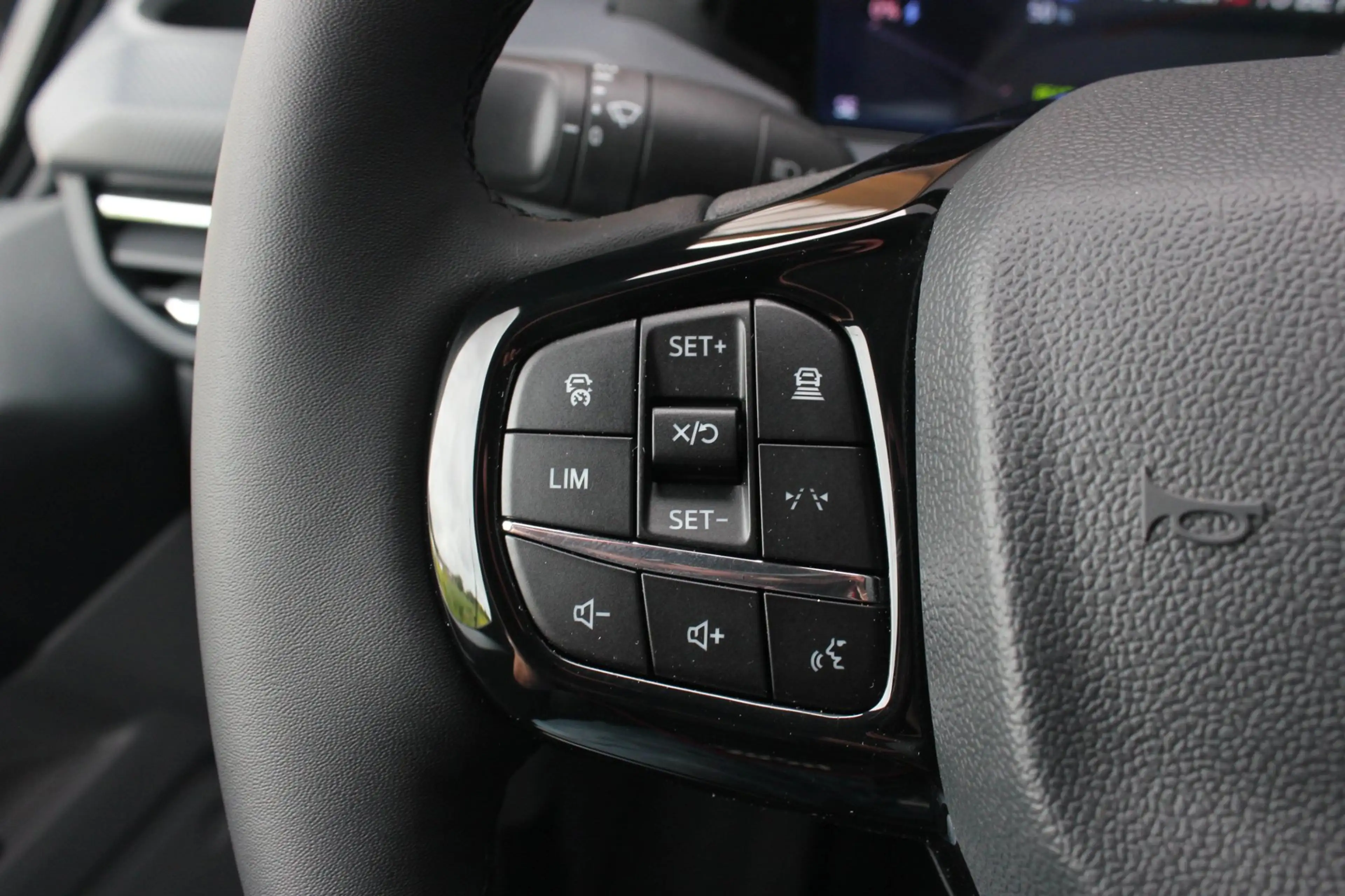 Ford E-Transit Cust. 340 L2H1 Limited 71 kWh 218PK / RAPTOR EDITO — photo 25