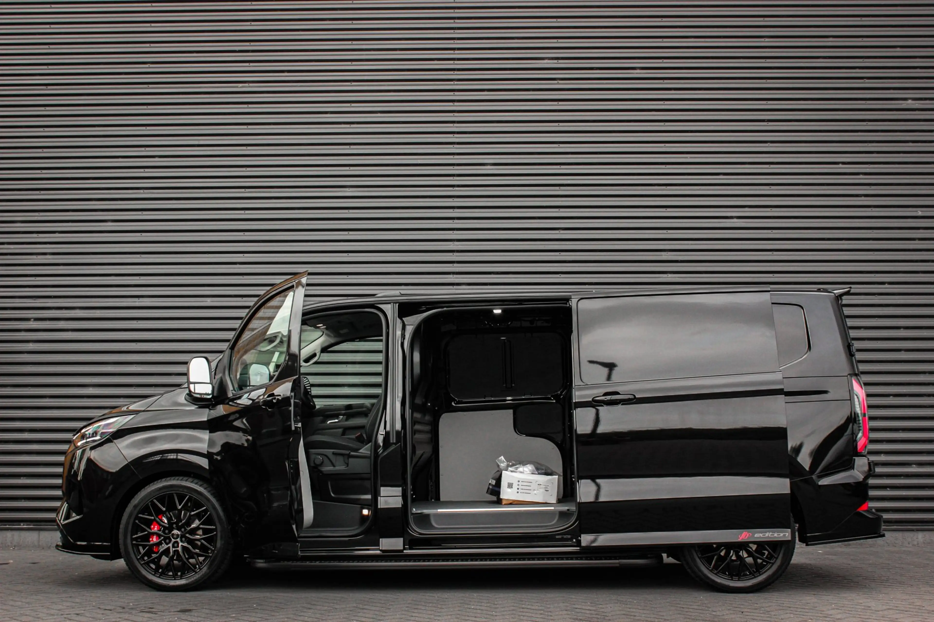 Ford E-Transit Cust. 340 L2H1 Limited 71 kWh 218PK / RAPTOR EDITO — photo 7