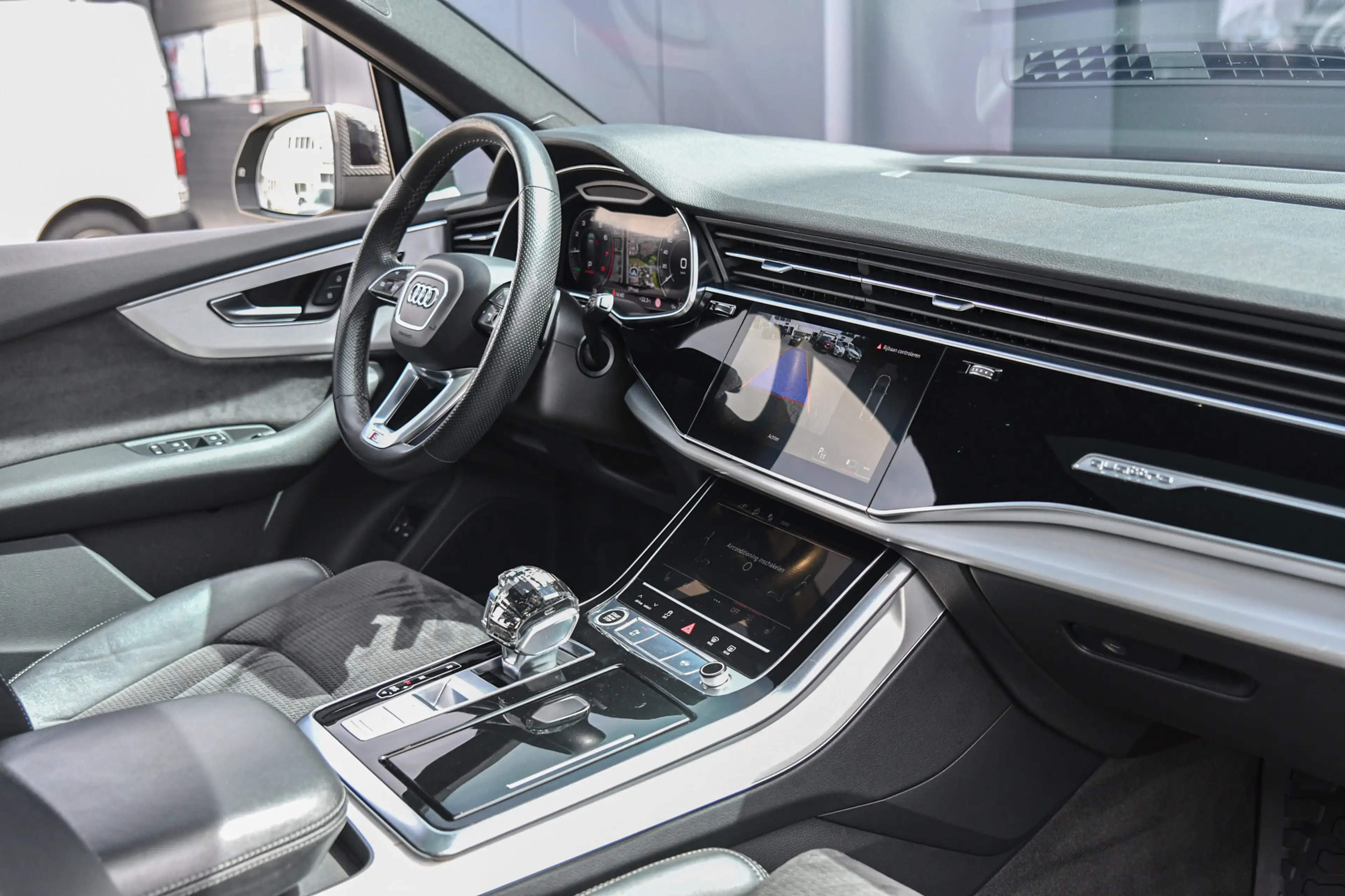 Audi Q7 55 TFSI e quattro S-Line, SQ7 look, Sterrenhemel, — photo 29