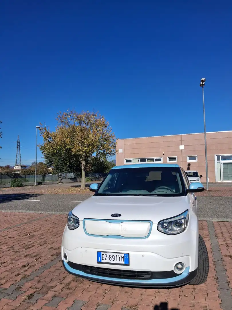 Kia Soul 1.6 crdi 16v Your 128cv auto Bianco - 2