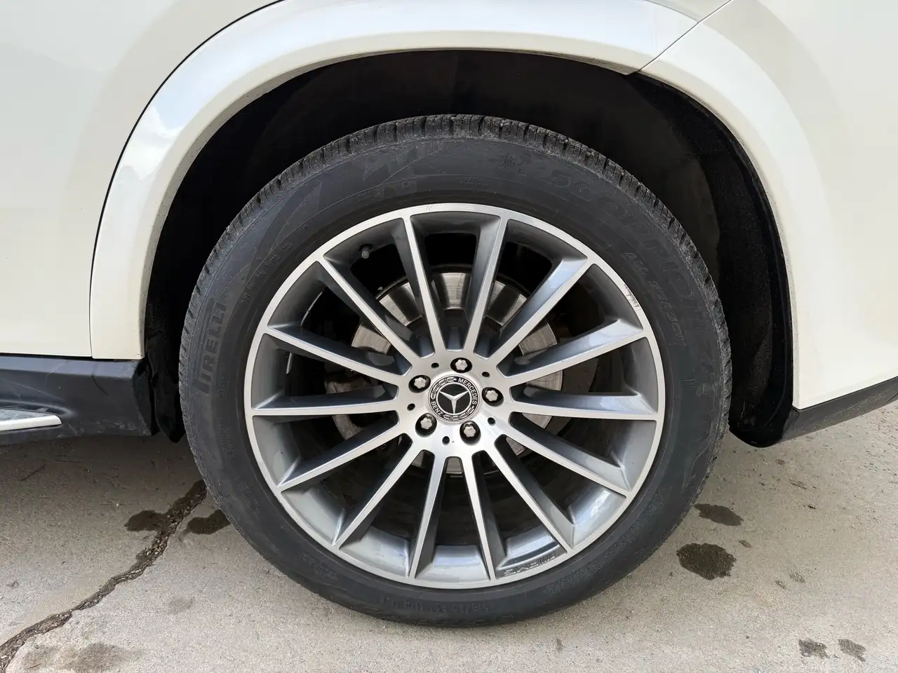 Mercedes-Benz GLE снимка Mercedes-Benz GLE