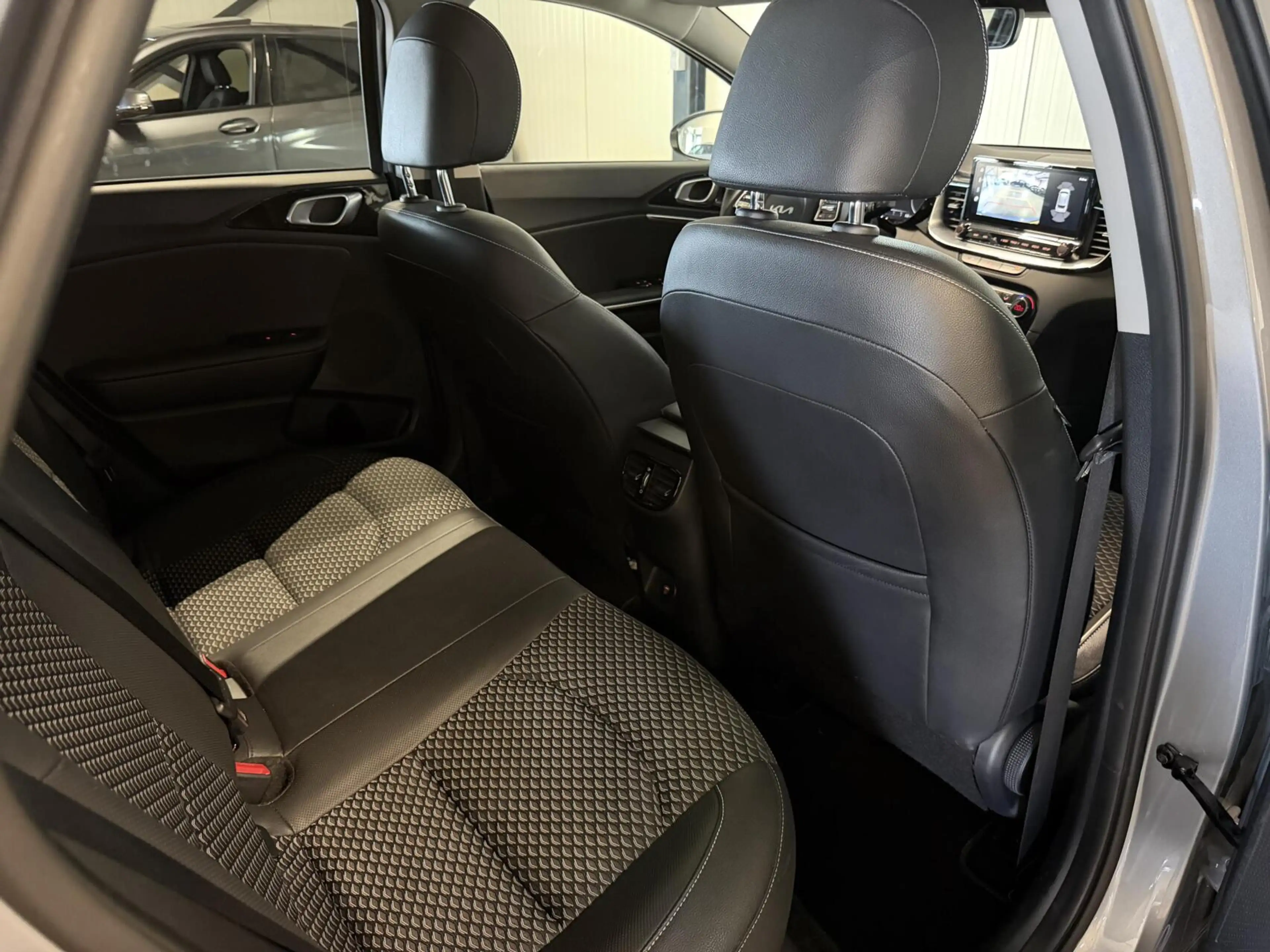 Kia Ceed SW / cee'd SW Sportswagon 1.0 T-GDi ExecutiveLine Pano JBL Camer — photo 37