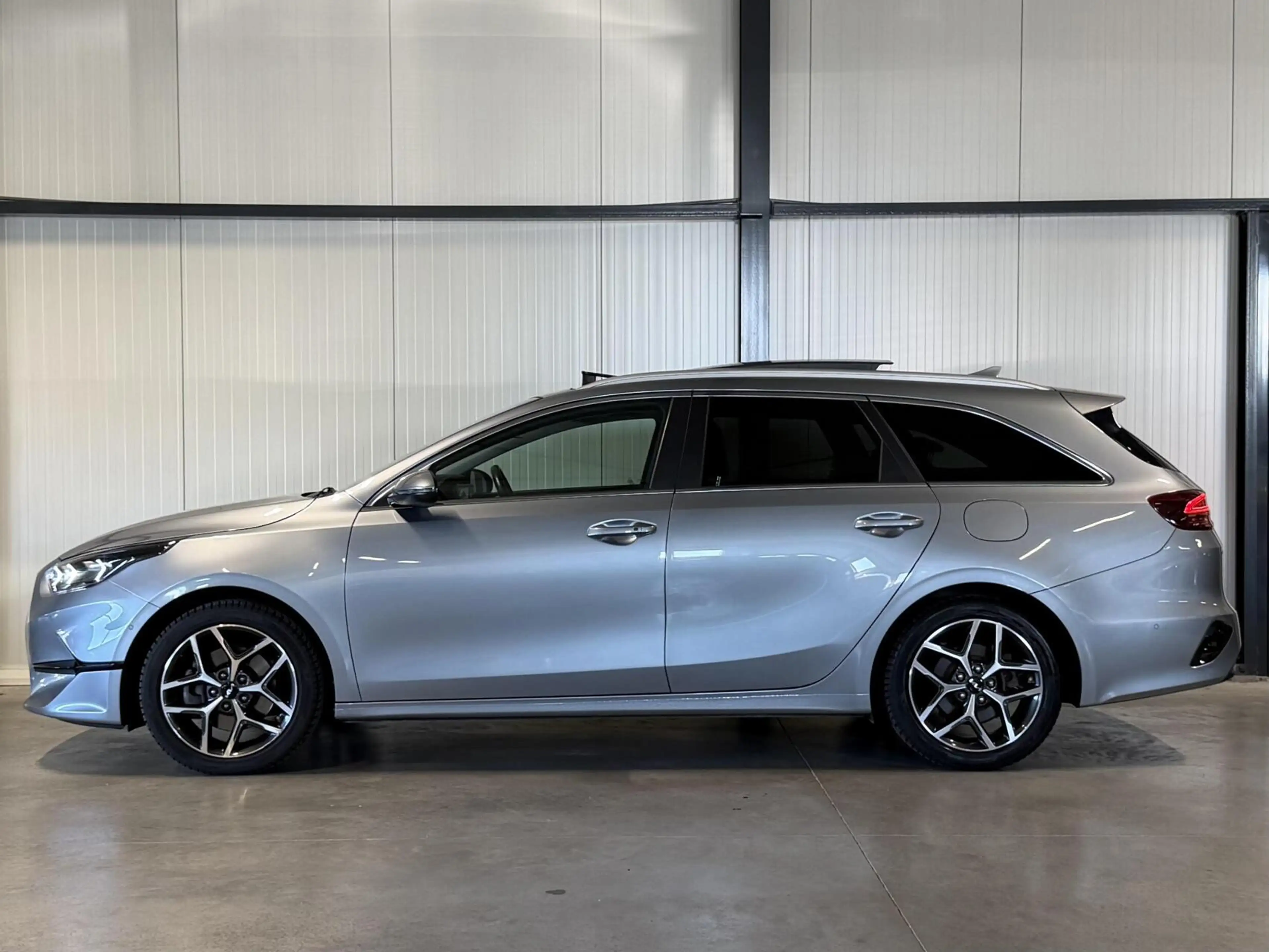 Kia Ceed SW / cee'd SW Sportswagon 1.0 T-GDi ExecutiveLine Pano JBL Camer — photo 23