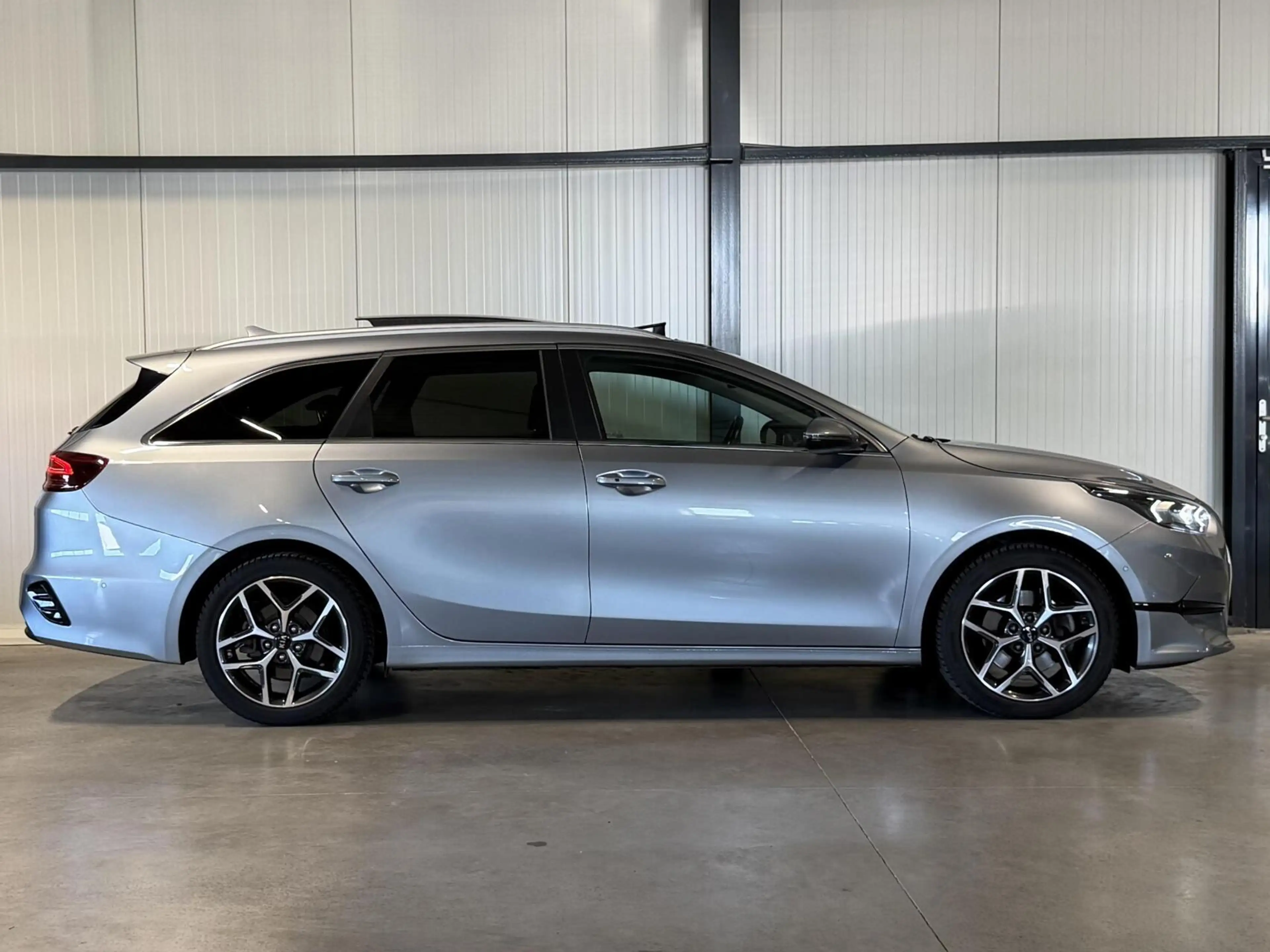 Kia Ceed SW / cee'd SW Sportswagon 1.0 T-GDi ExecutiveLine Pano JBL Camer — photo 22