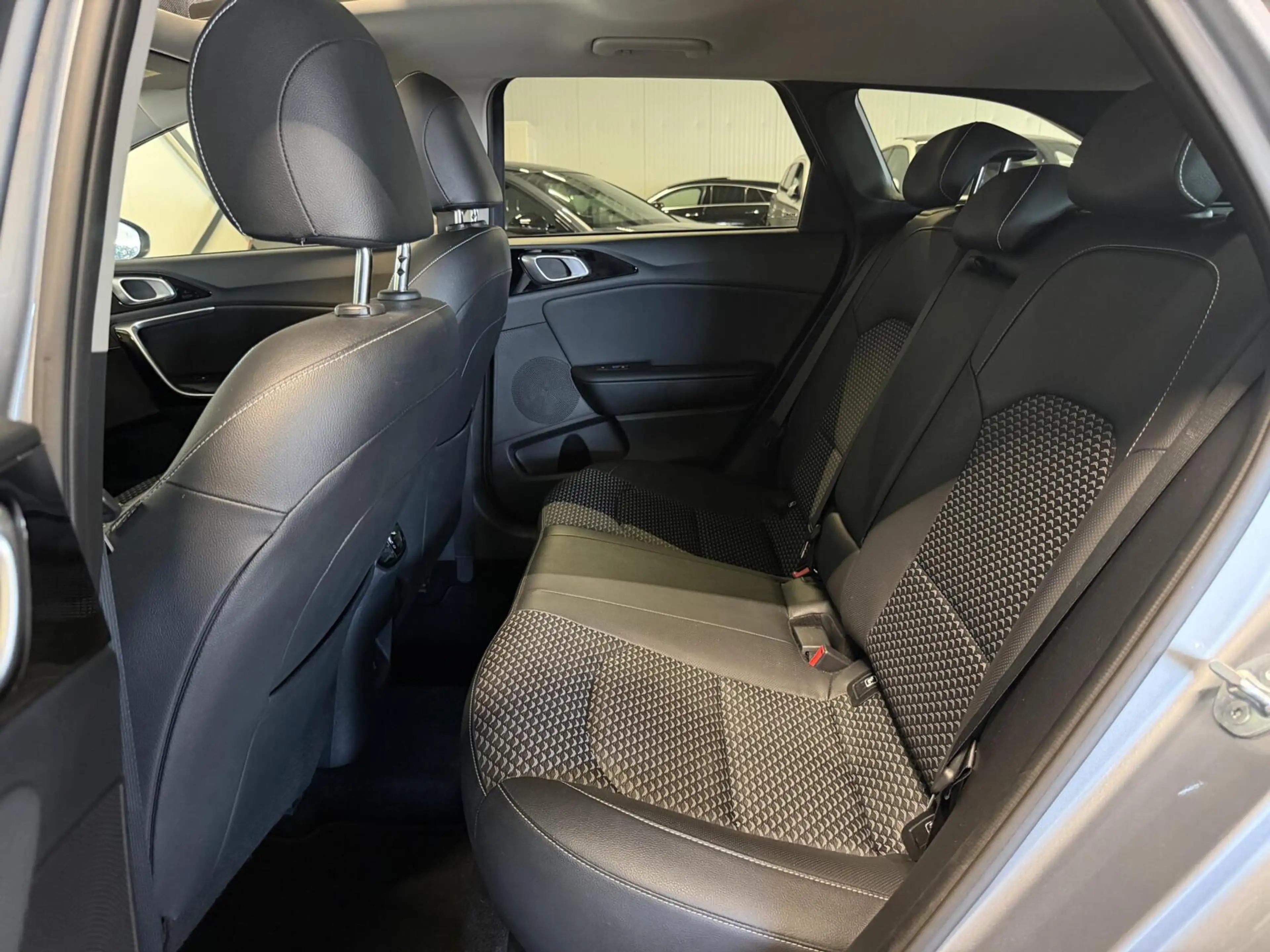 Kia Ceed SW / cee'd SW Sportswagon 1.0 T-GDi ExecutiveLine Pano JBL Camer — photo 36