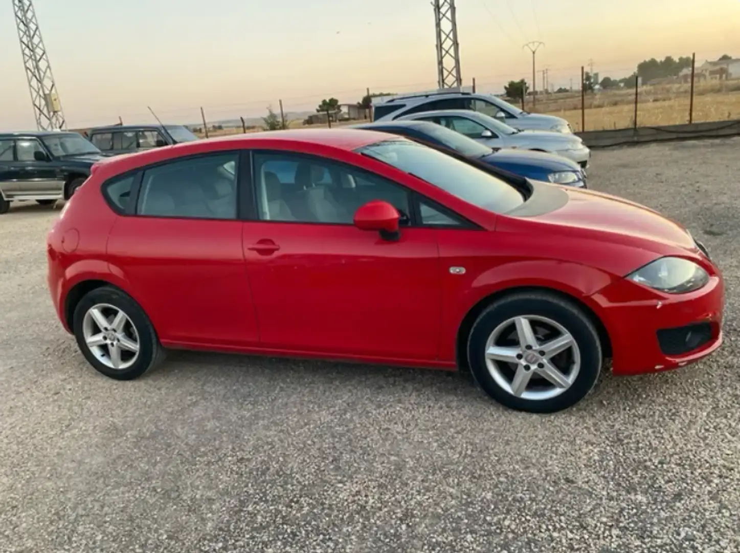 SEAT Leon Berlina Manual de 5 Puertas Rojo - 2