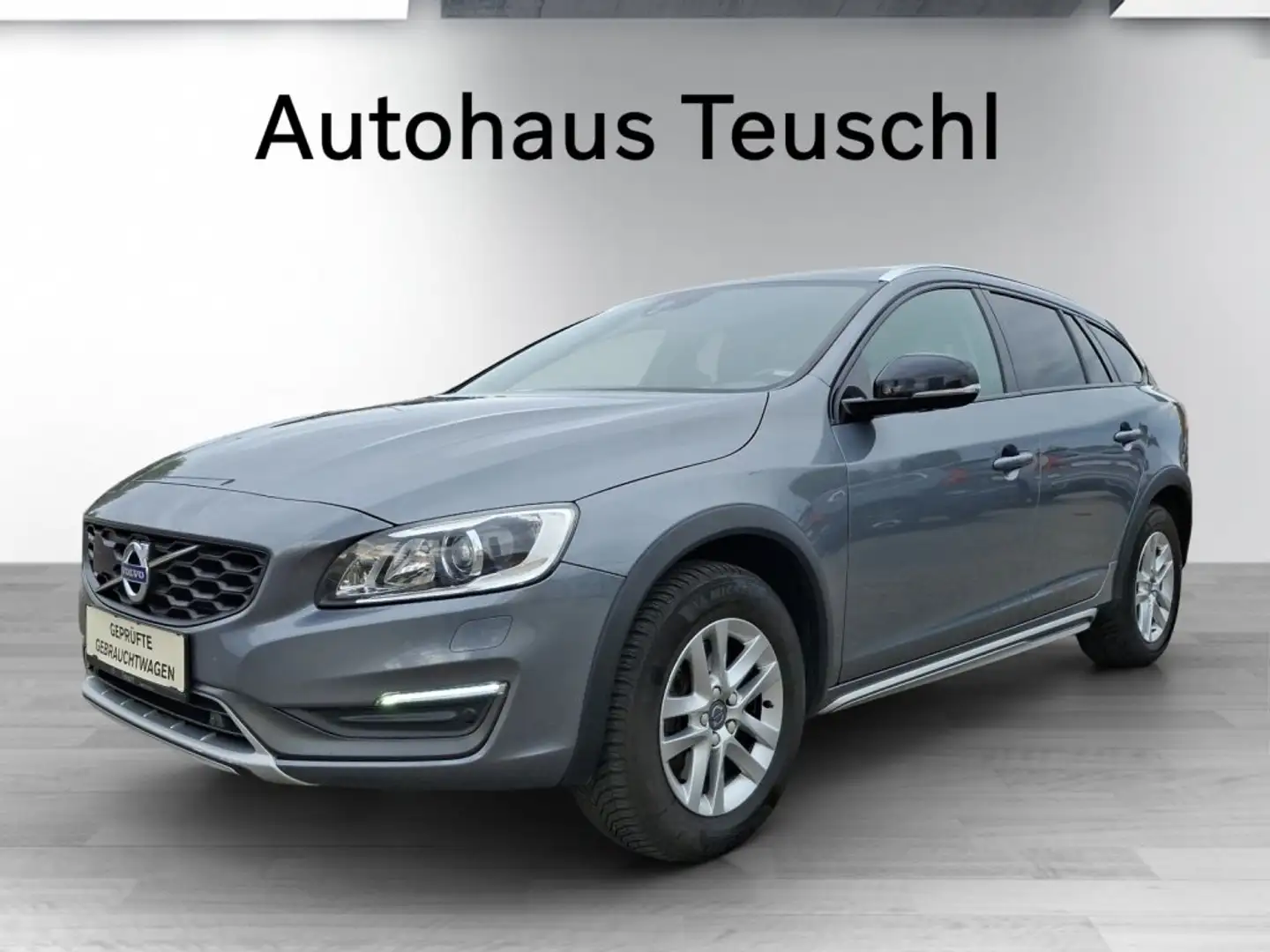 Volvo V60 Cross Country D3 Geartronic Kinetic Gris - 1
