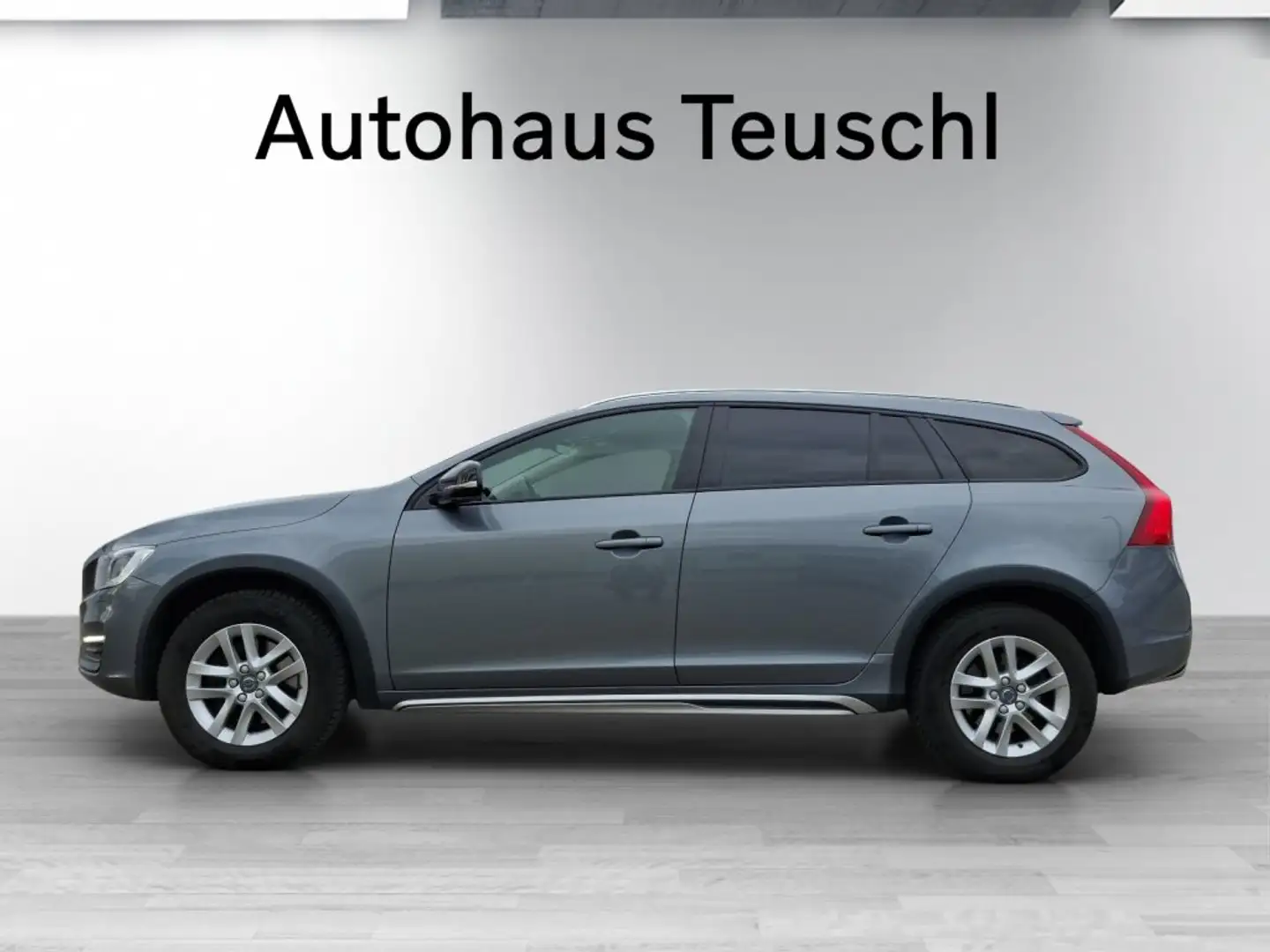 Volvo V60 Cross Country D3 Geartronic Kinetic Gris - 2