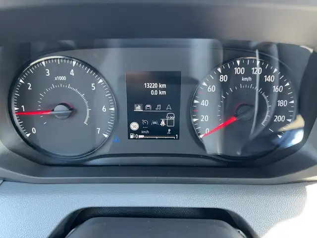 Renault Master view 13