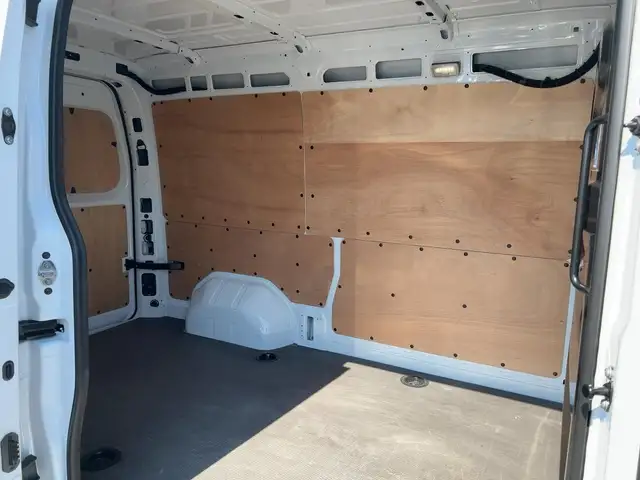 Renault Master view 9
