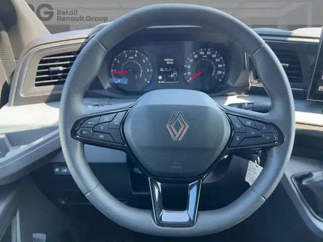 Renault Master view 11