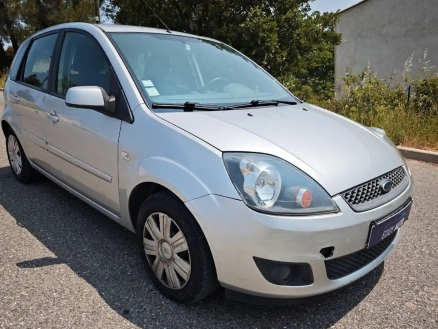Ford Fiesta 1.4 tdci Gris - 1