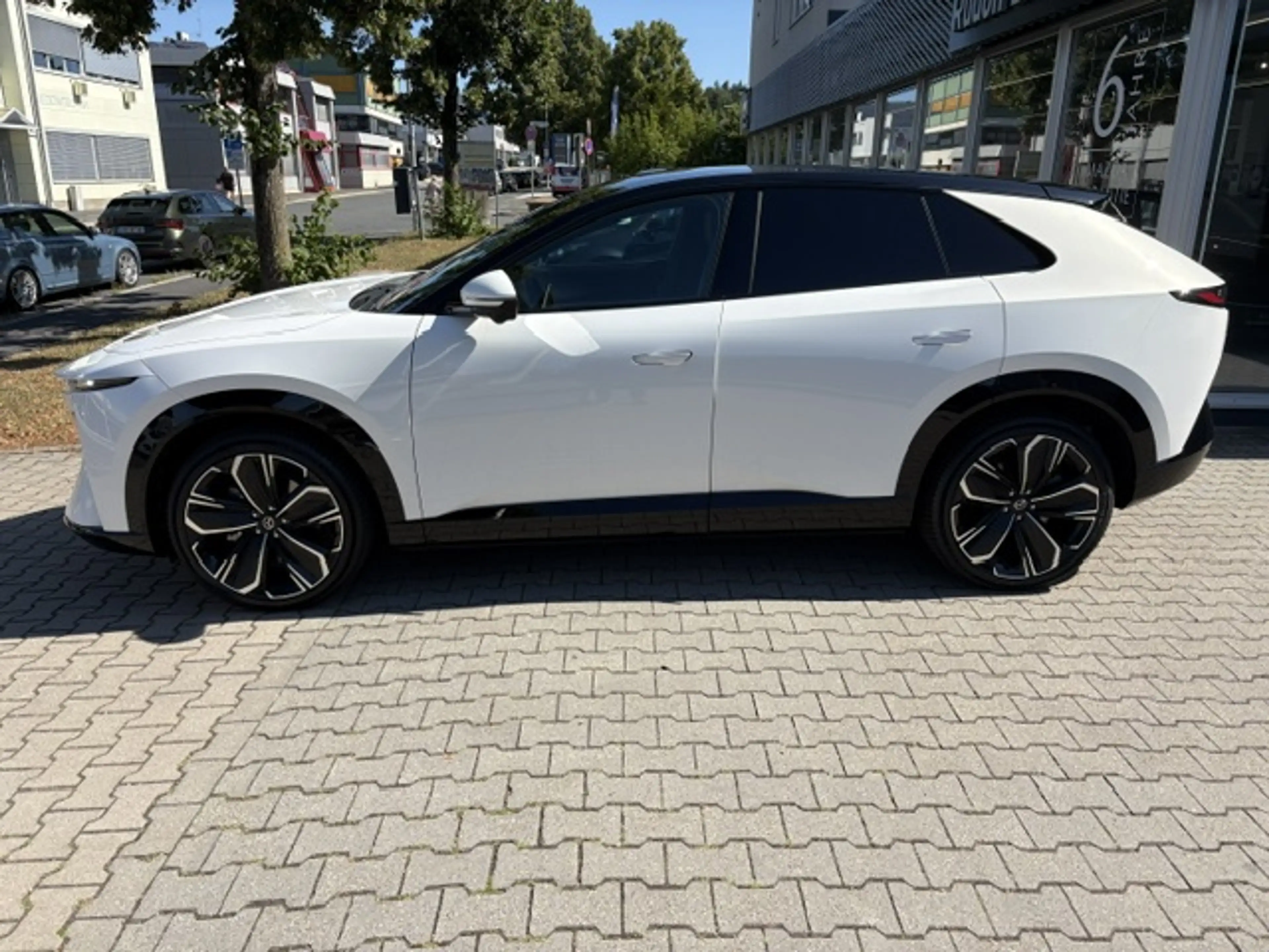 Mazda CX-6e EV 258ps Takumi 21" Felgen Leder schwarz — photo 5
