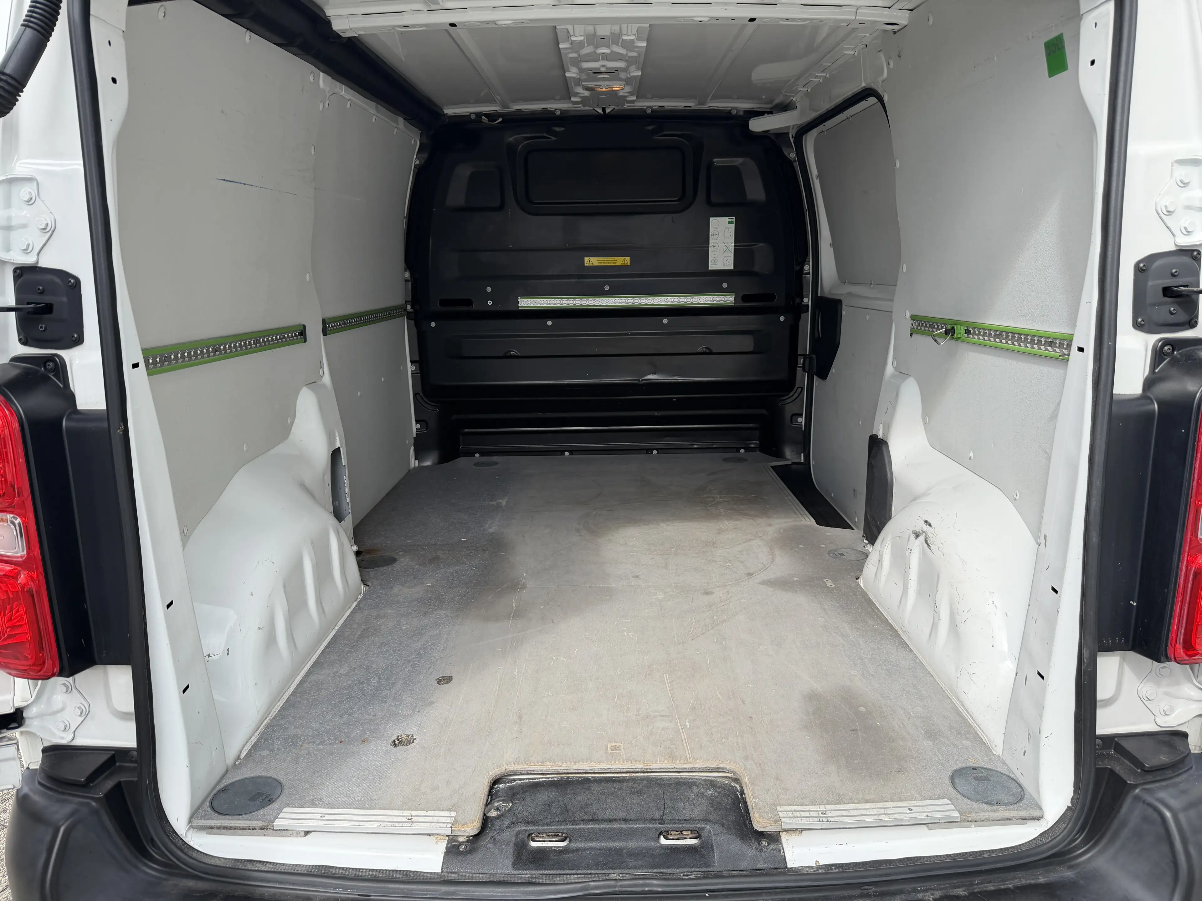 Peugeot Expert Premium ~Klima~AHK~Rückfahkam~ — photo 11