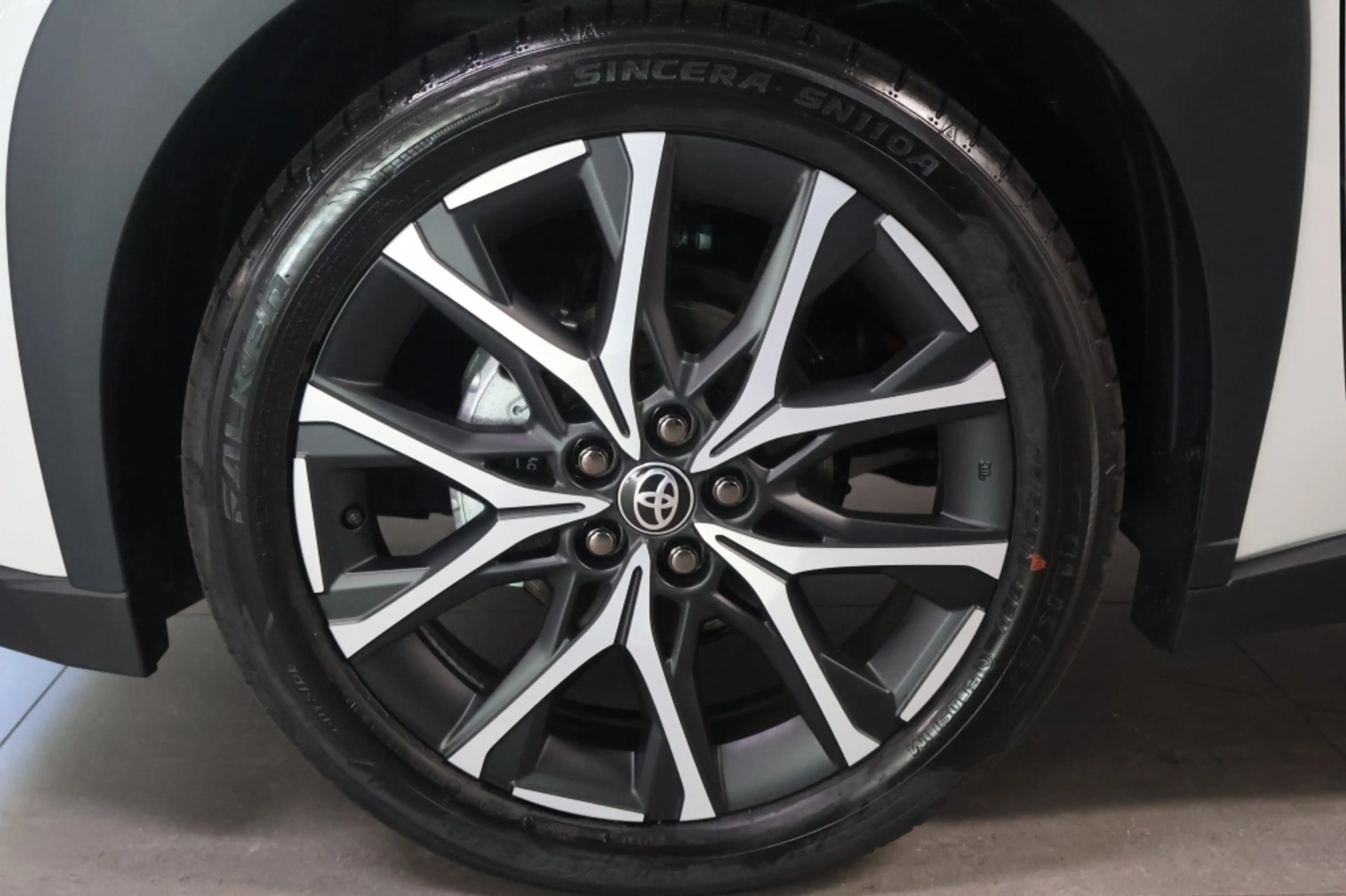 Toyota Aygo X Hybrid 115 GR Sport | € 2.000 Voordeel — photo 6