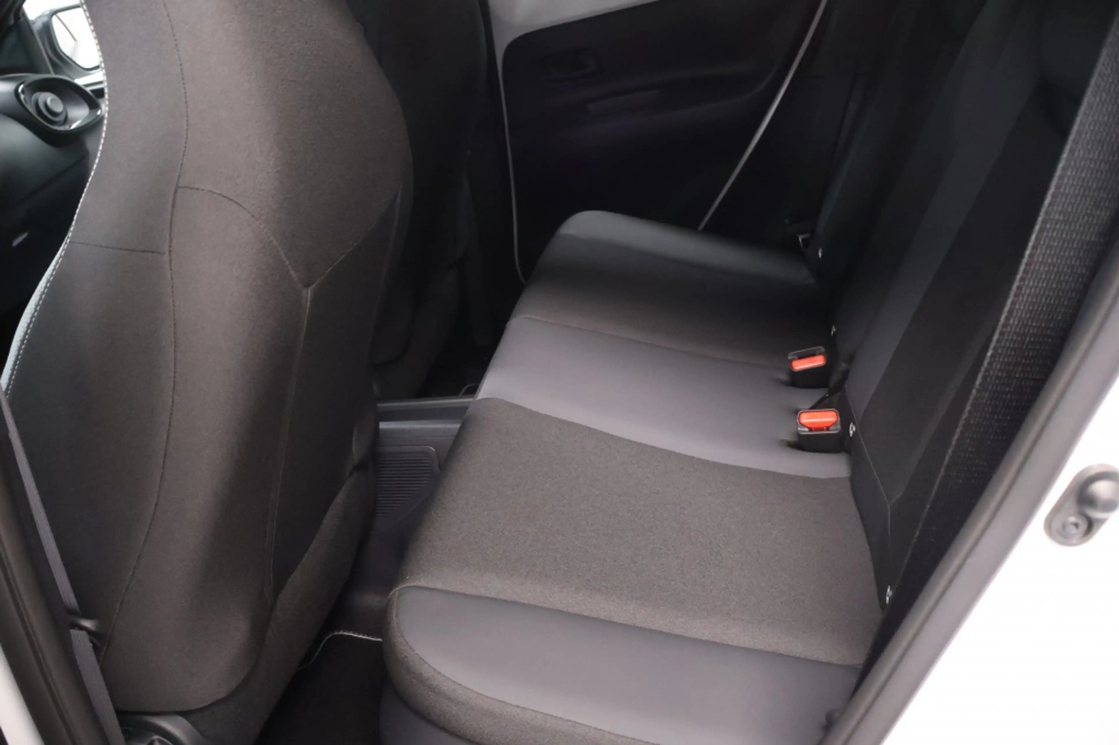 Toyota Aygo X Hybrid 115 GR Sport | € 2.000 Voordeel — photo 15