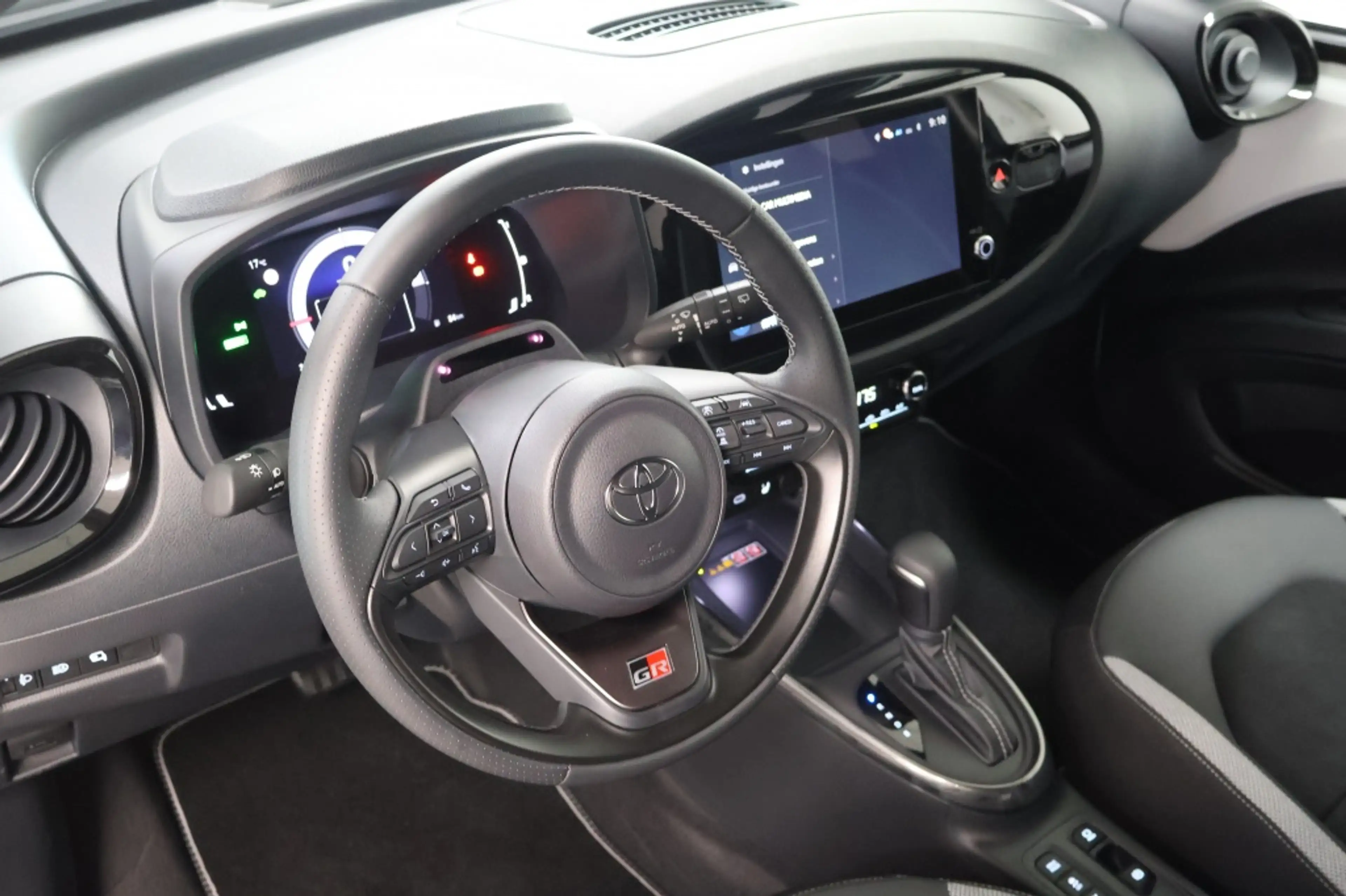 Toyota Aygo X Hybrid 115 GR Sport | € 2.000 Voordeel — photo 12