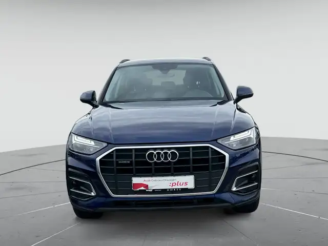 Audi Q5 view 2
