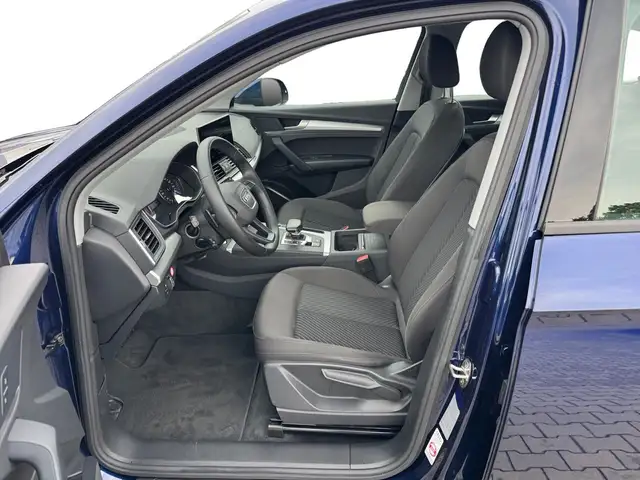 Audi Q5 view 4