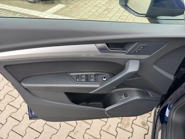 Audi Q5 view 16
