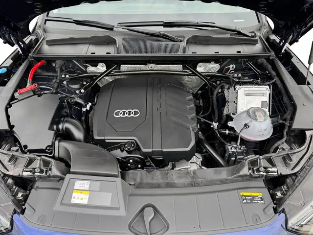 Audi Q5 view 12