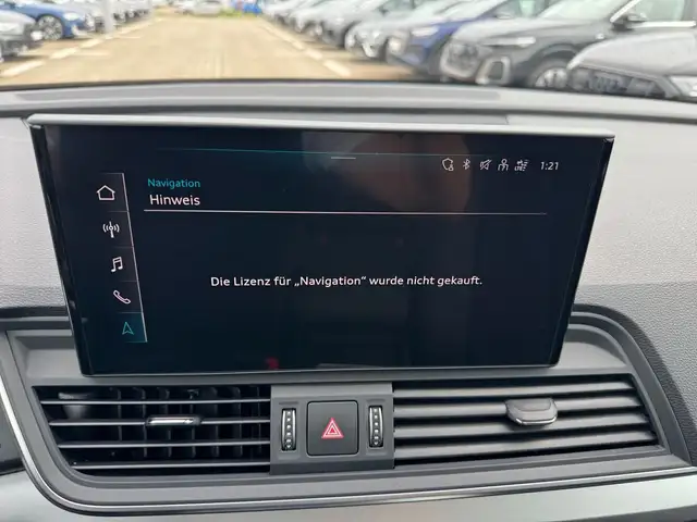 Audi Q5 view 18
