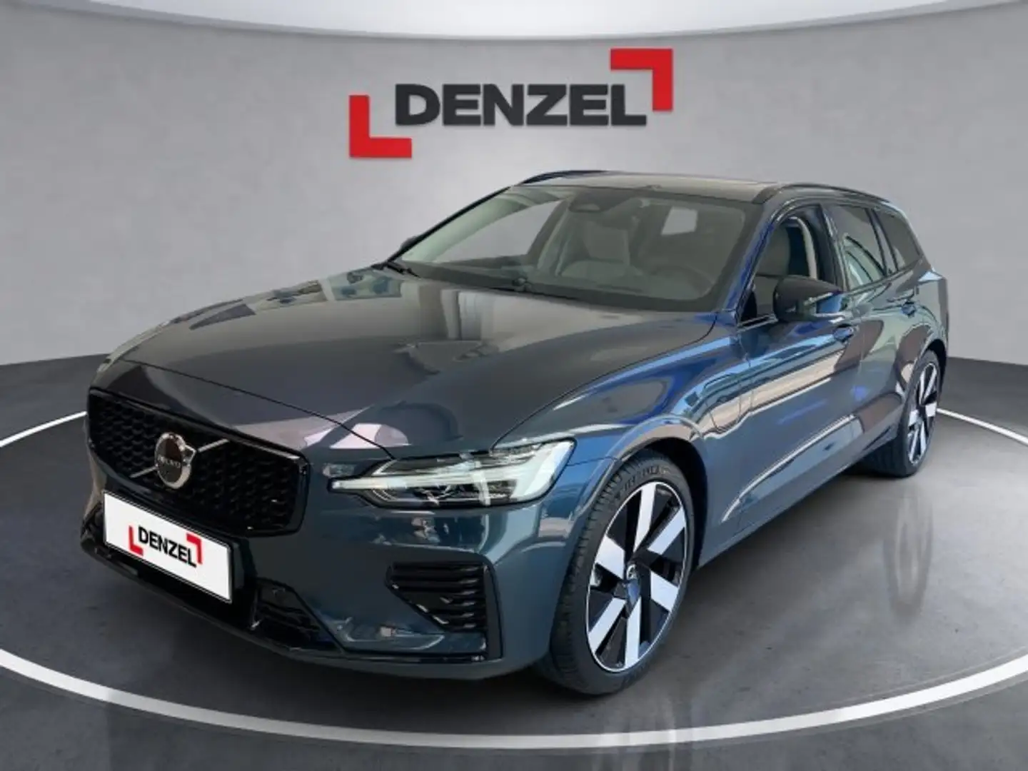 Volvo V60 Plus, T6 eAWD Plug-in Hybrid, Elektrisch/Benzin, Dark Blau - 1