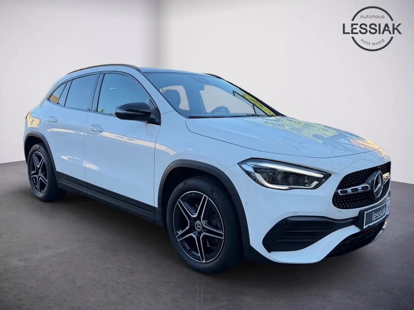 Mercedes-Benz GLA 200 d 4M | AMG | Night | Pano | AHV Weiß - 2