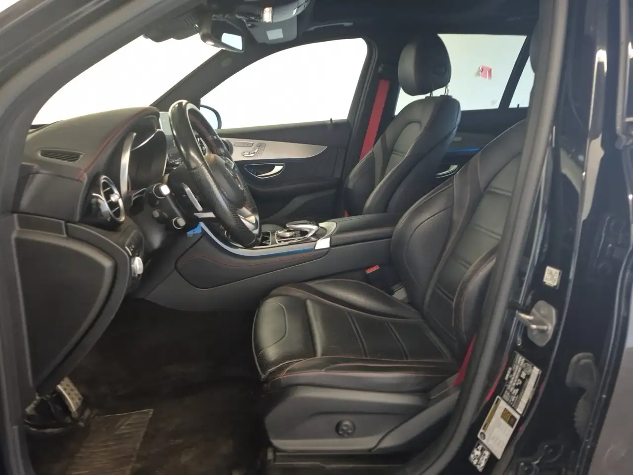 Mercedes-Benz GLC снимка Mercedes-Benz GLC