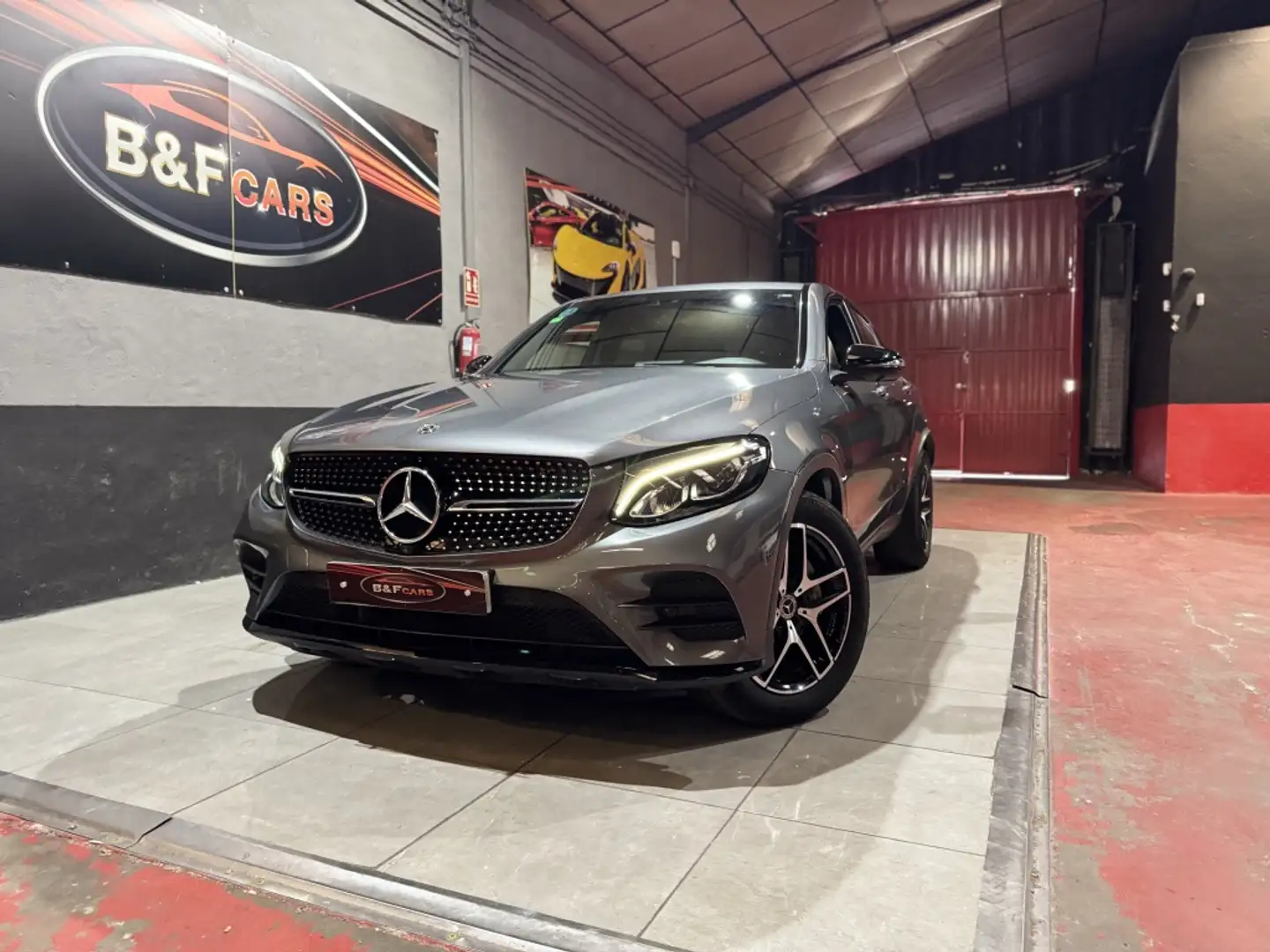 Mercedes-Benz GLC 250 Coupé 4Matic Aut. Grau - 2