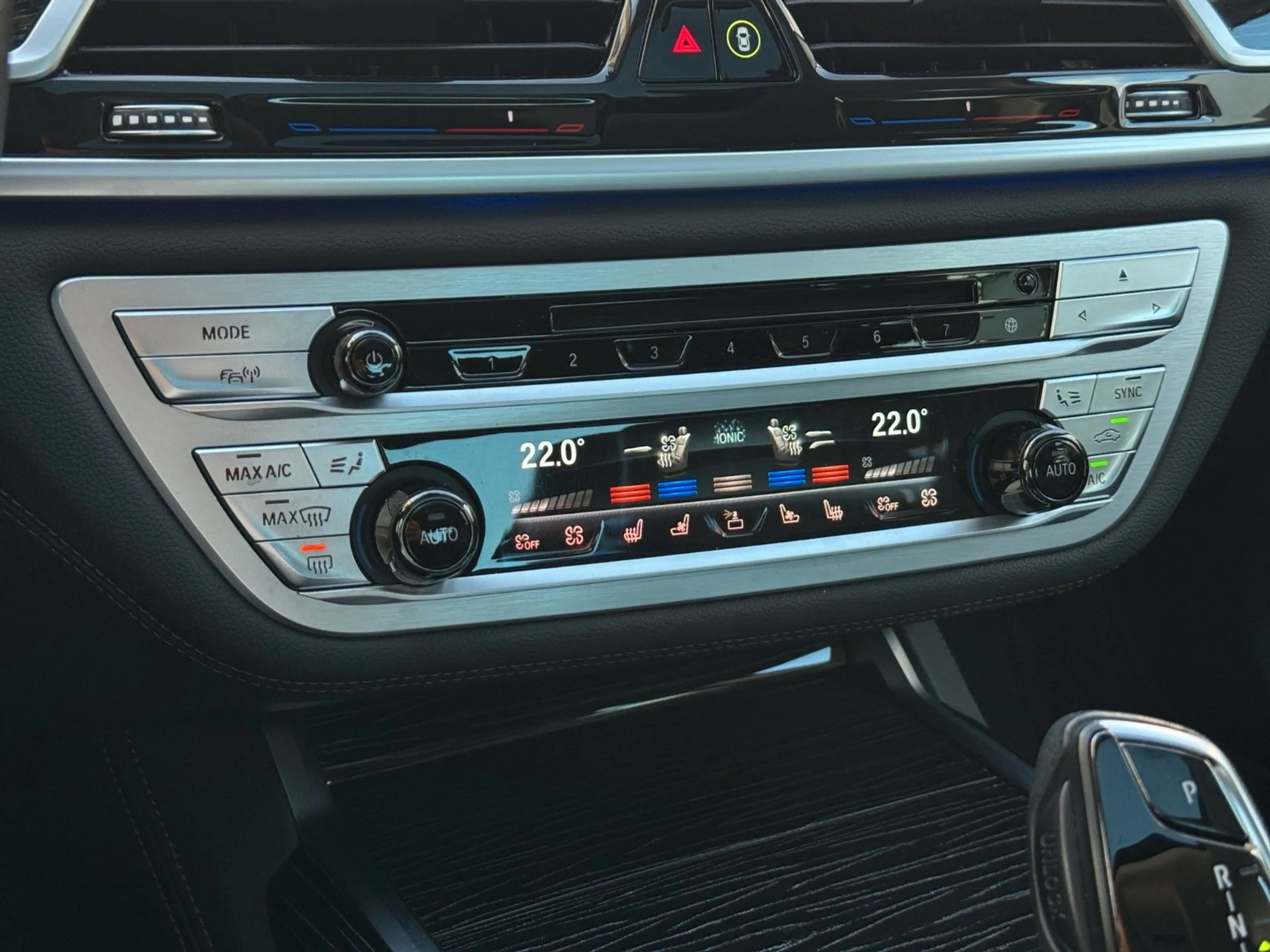 BMW 740 d xDrive Laser|Massage|Standheizung|H&K|PANO — photo 14