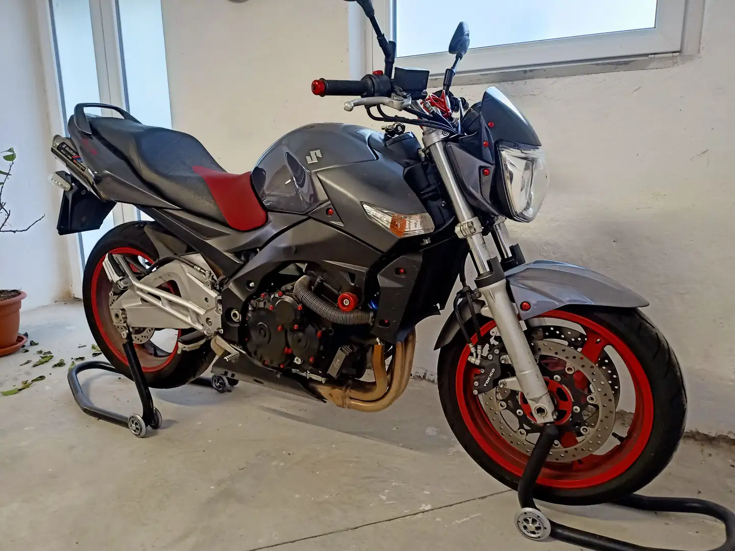 Suzuki GSR 600 Yoshimura Negru - 2