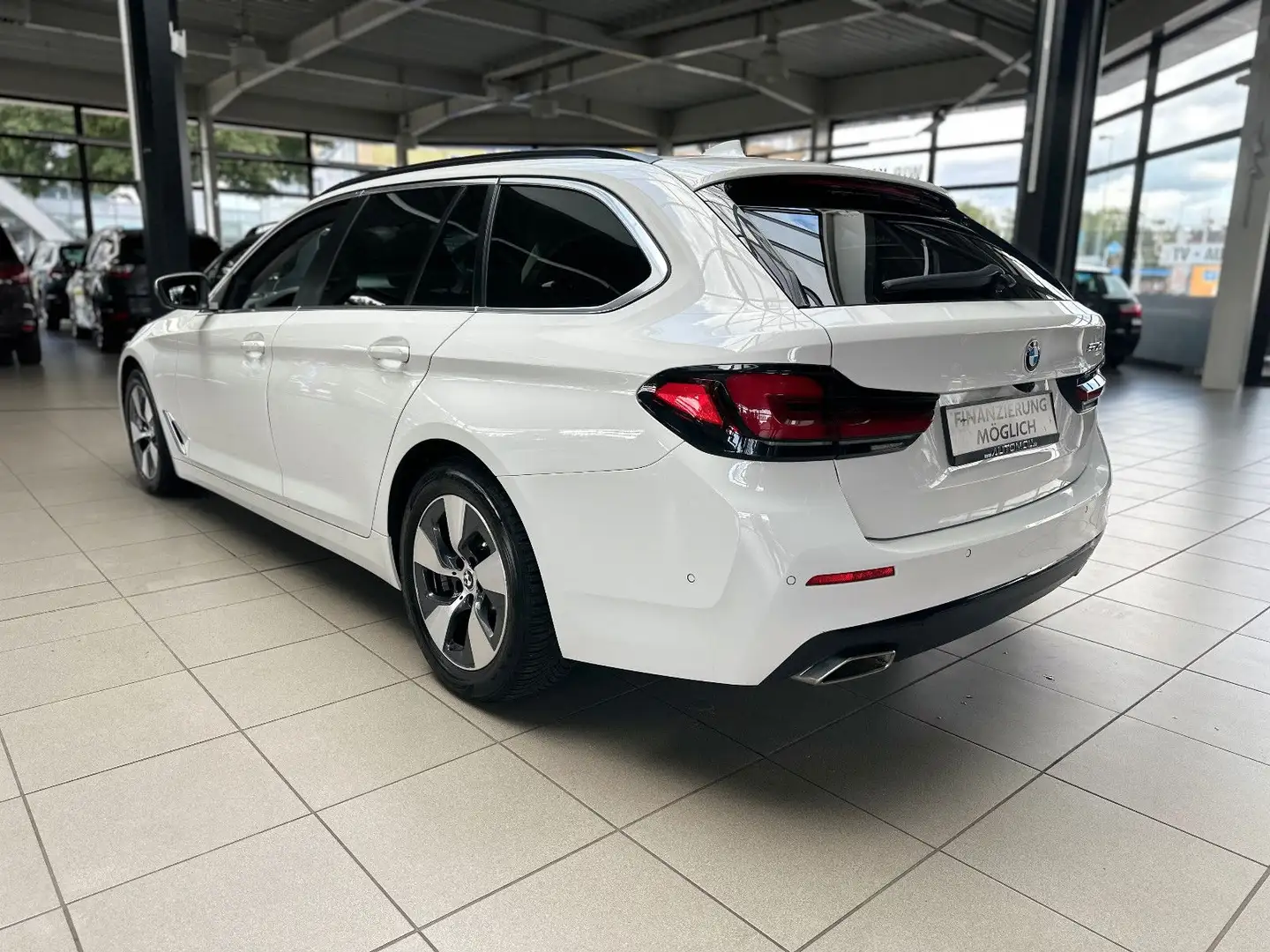 BMW 520 d Touring*Head Up*SHZ,*Apple Car Play*Leder Weiß - 2
