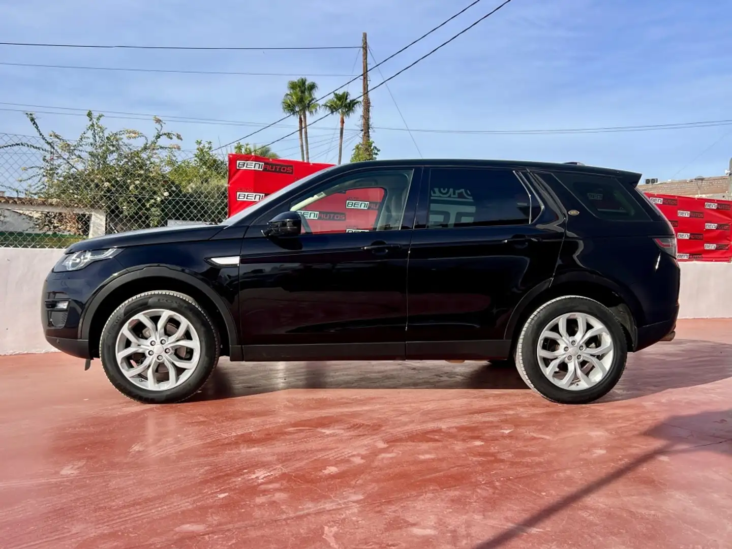 Land Rover Discovery Sport 2.0TD4 HSE 4x4 Aut. 180 Negro - 2