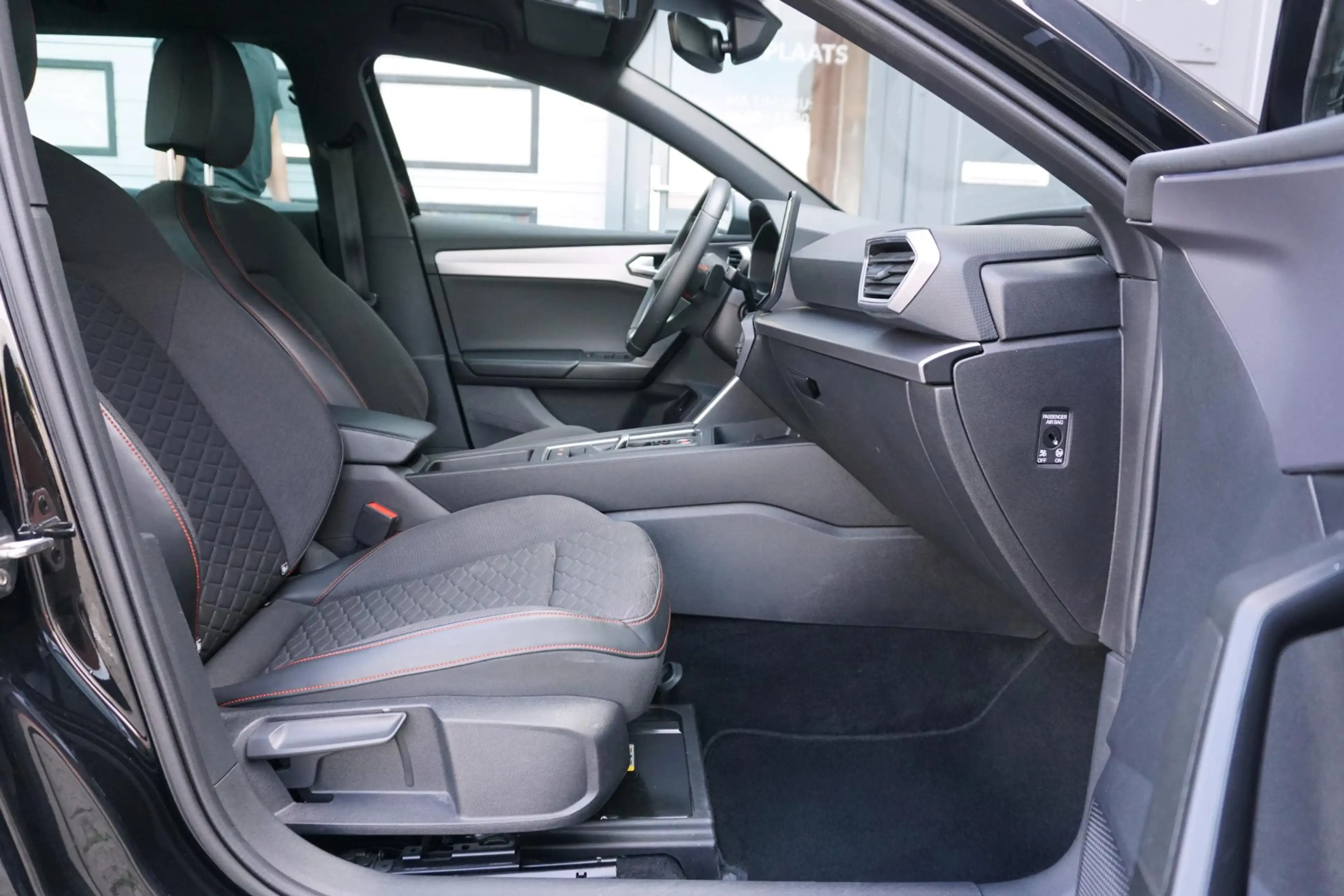 SEAT Leon Sportstourer 1.5 eTSI FR Business Intense * DEALER — photo 9