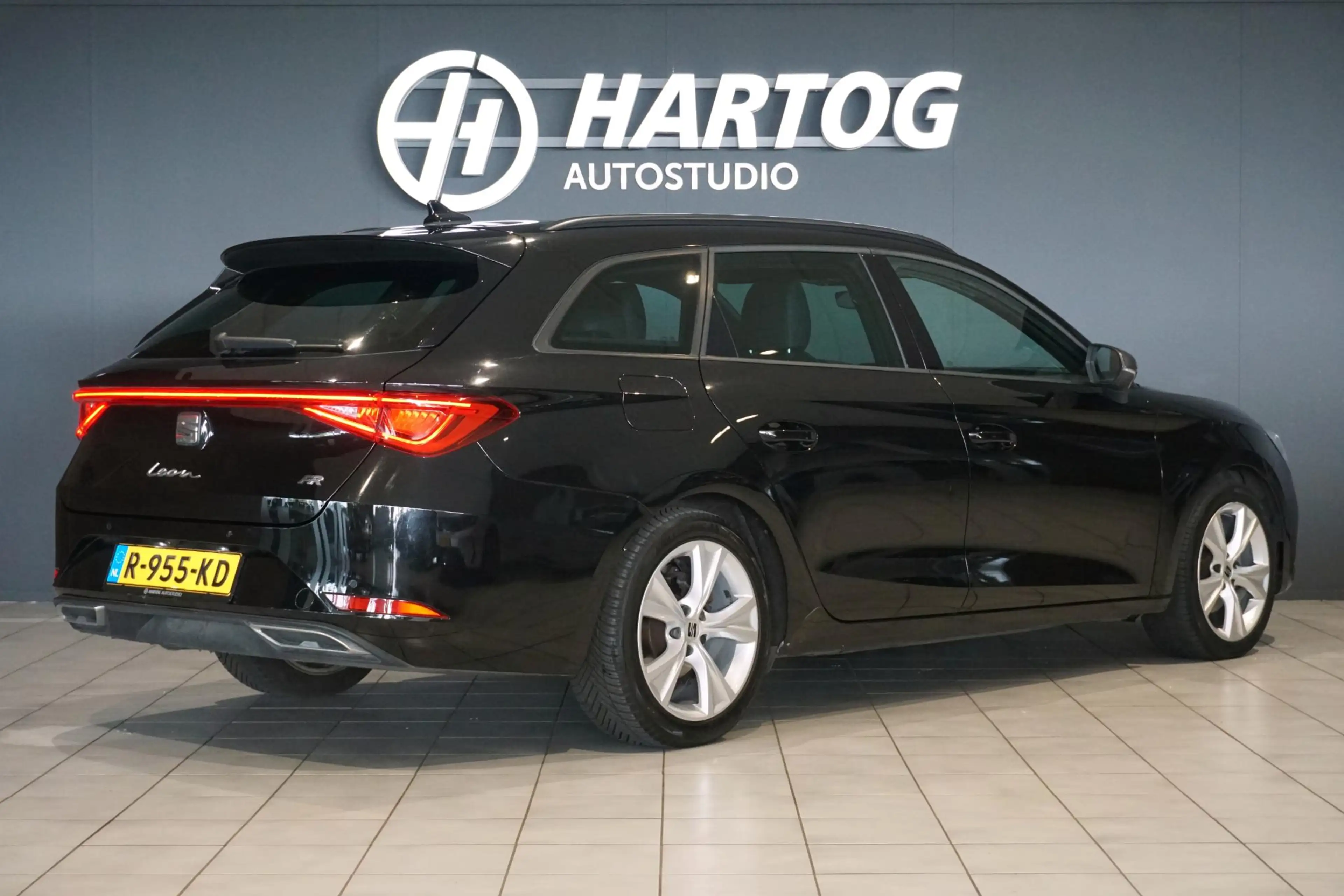 SEAT Leon Sportstourer 1.5 eTSI FR Business Intense * DEALER — photo 2