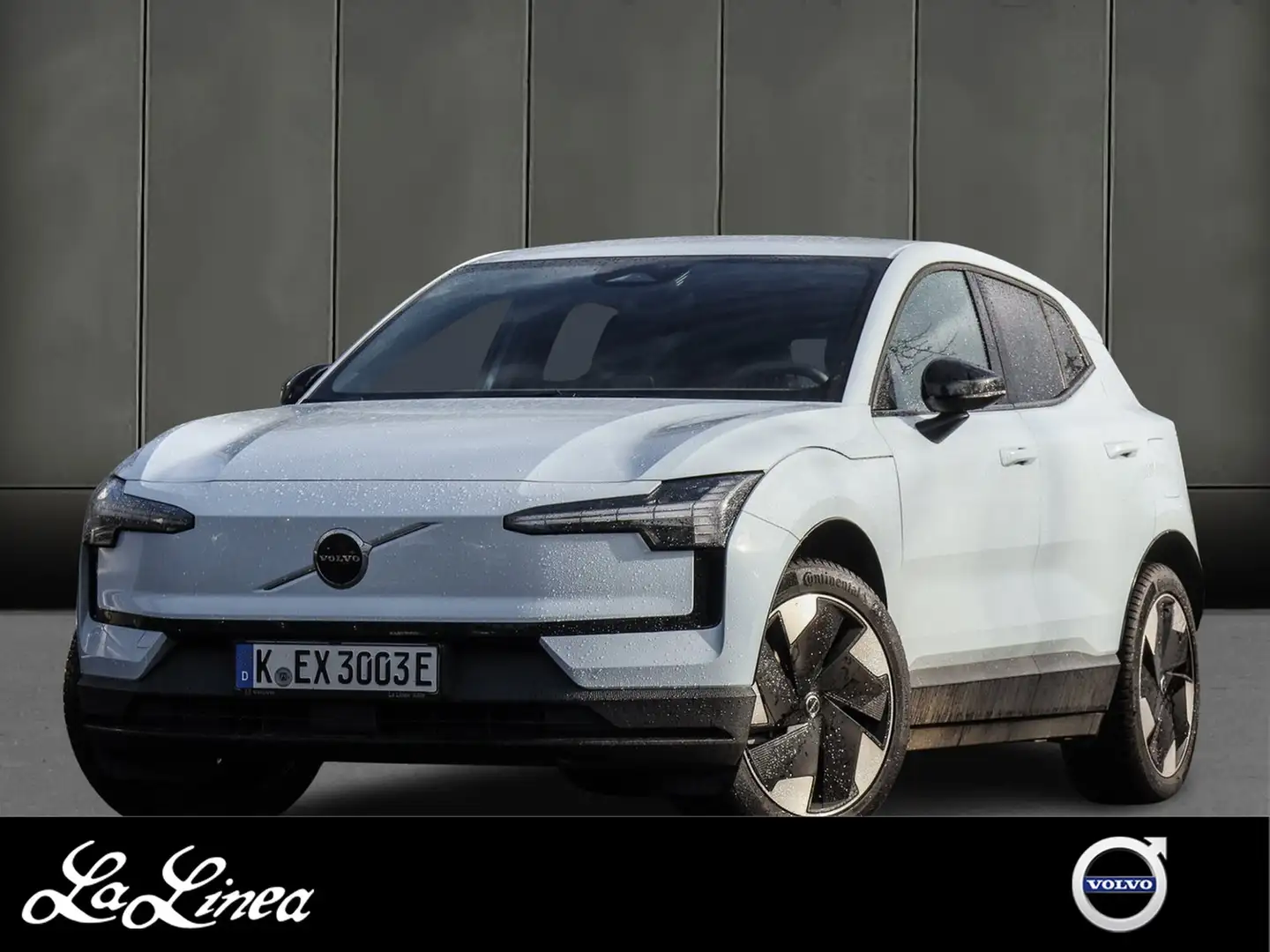 Volvo EX30 Single Motor Extended Range RWD Plus NP:50.400,... Blau - 1