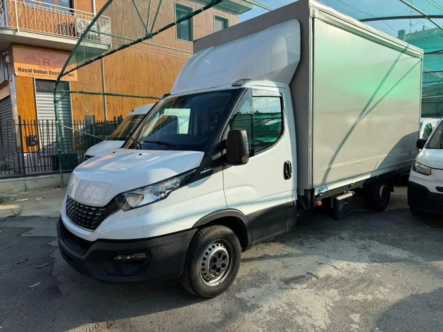 Iveco Daily 35S14HA8V 2.3 HPT Telonato Hi-Matic Blanc - 1