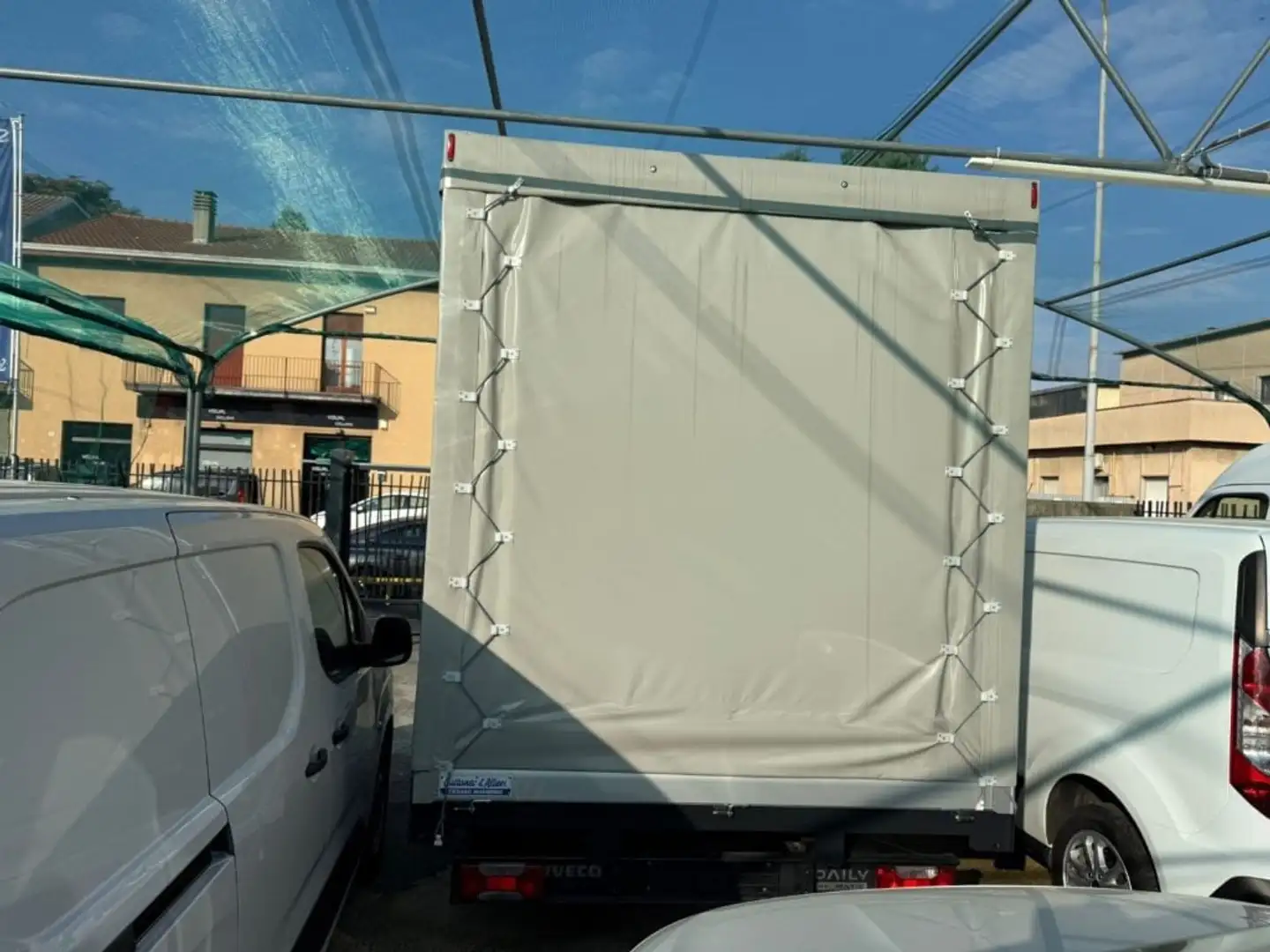 Iveco Daily 35S14HA8V 2.3 HPT Telonato Hi-Matic Blanc - 2