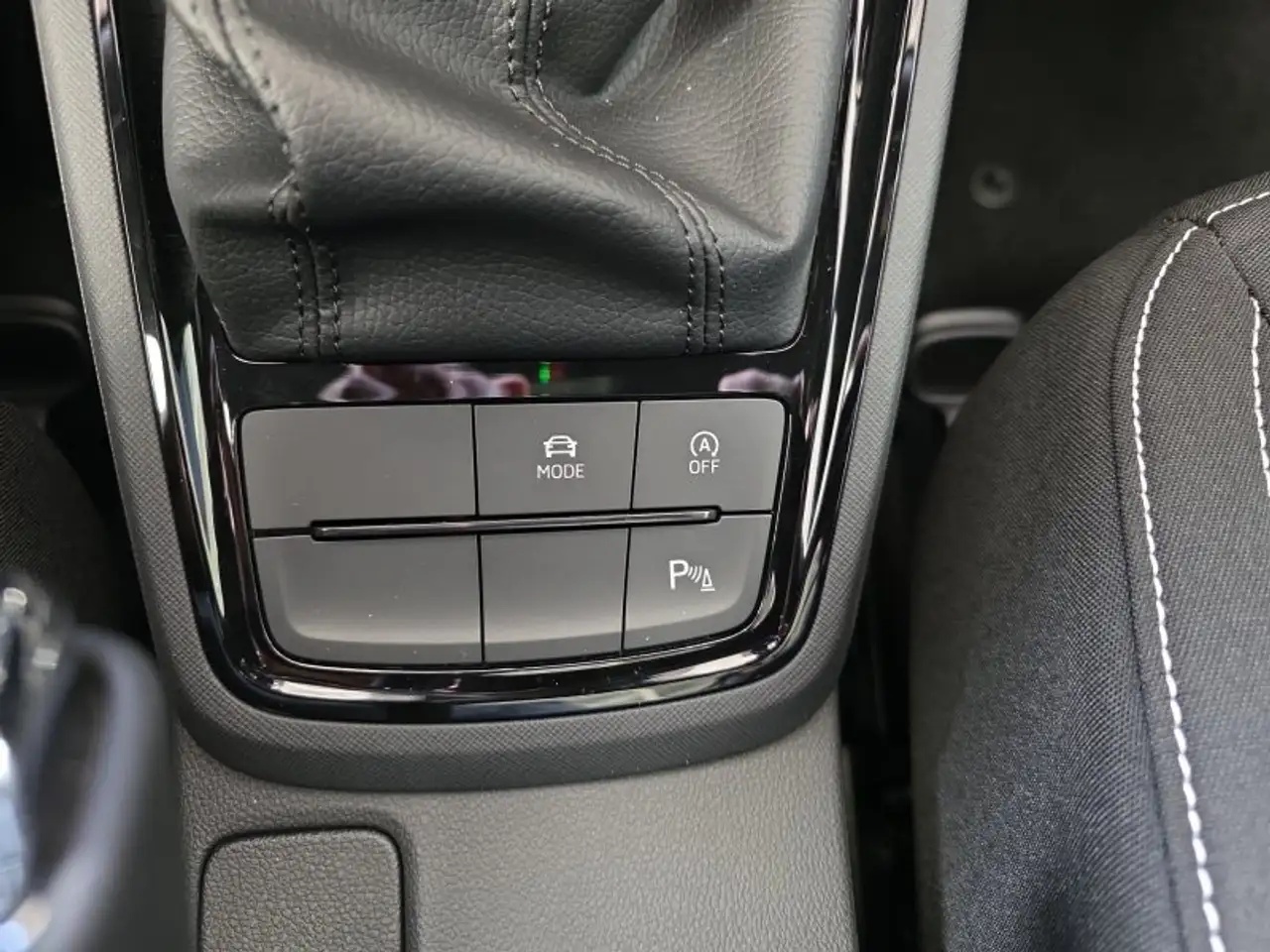 Skoda Kamiq Monte Carlo 1,5TSI DSG AHK/Matrix/el.Klappe, миниатюра 28