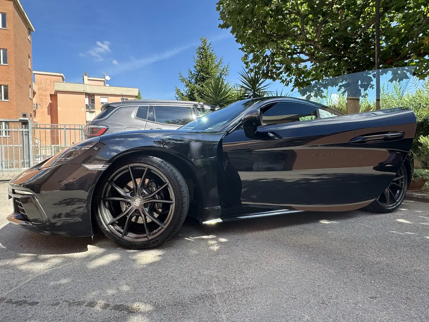 Porsche 718 Cayman T - 1