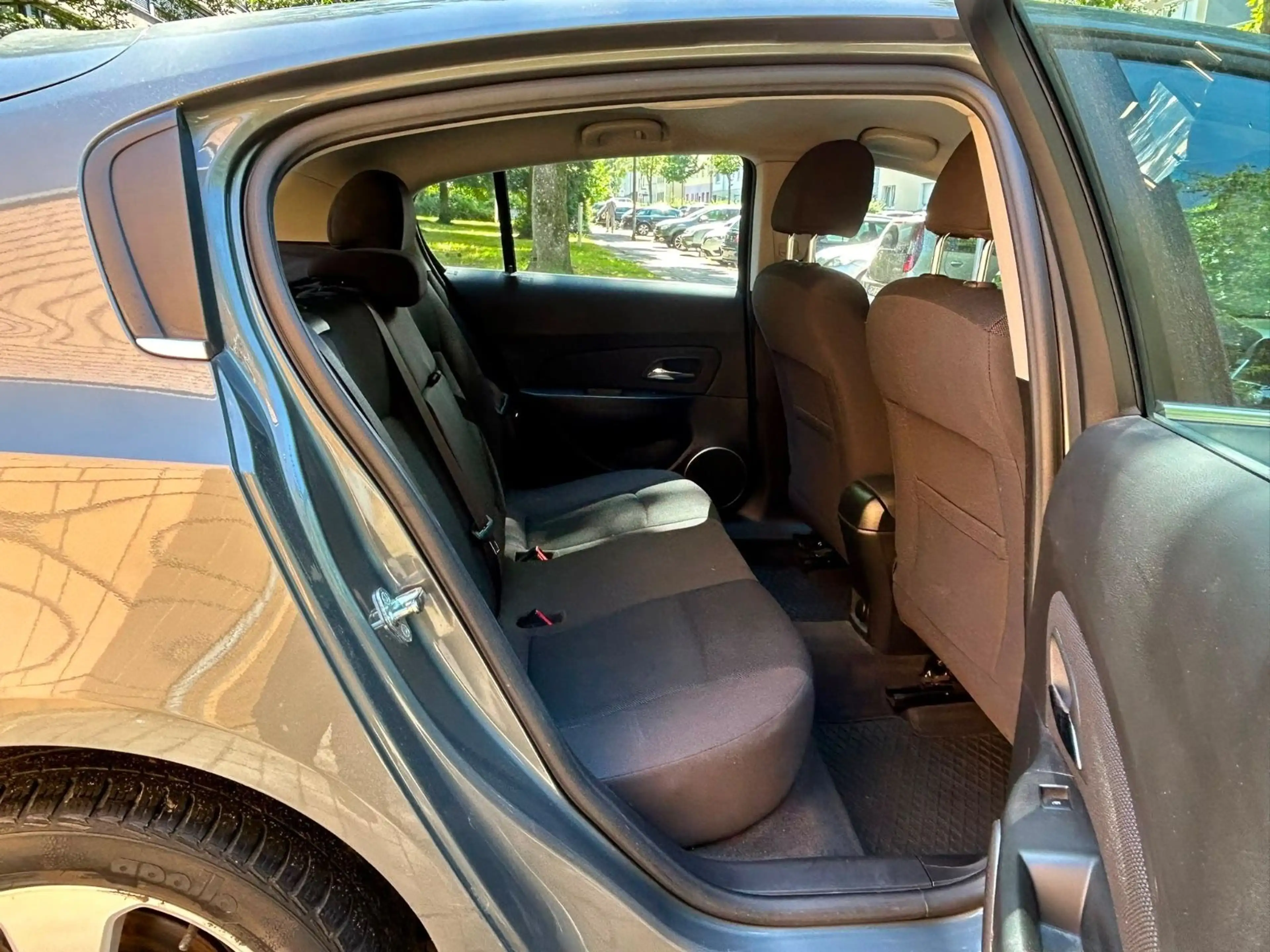 Chevrolet Cruze Hatchback LTZ/KLIMAAUTO/TEMPOMAT/AUTOMATIK — photo 13