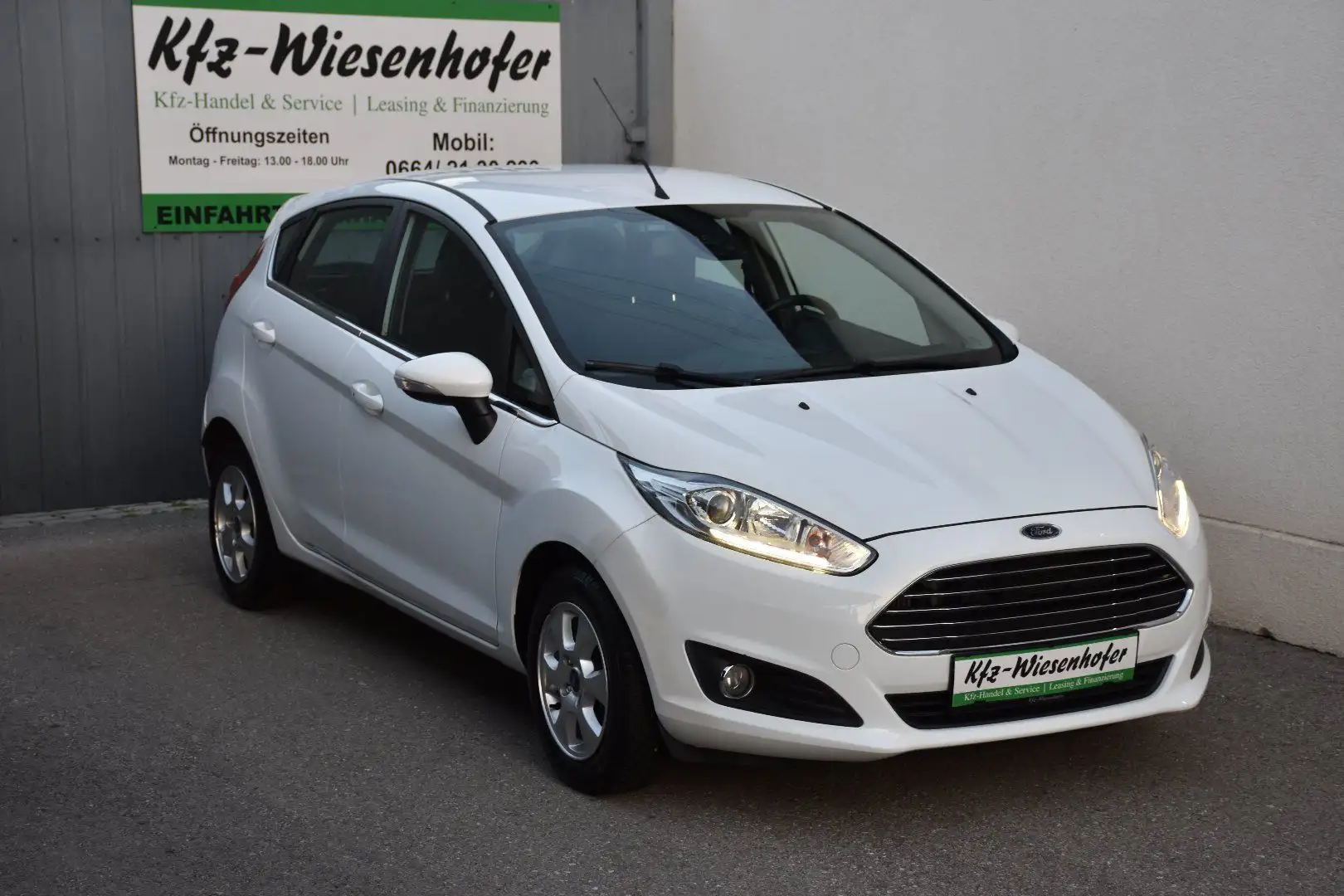 Ford Fiesta Titanium 1,0l EcoBoost / Service NEU / Weiß - 1