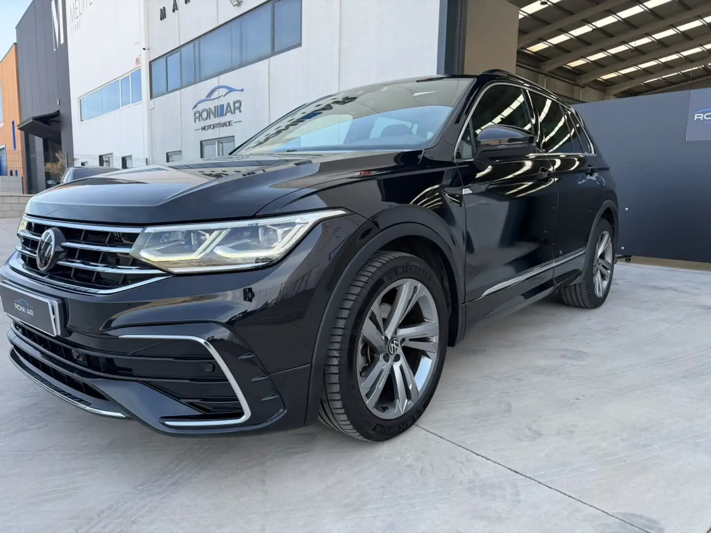 Volkswagen Tiguan 2.0TDI R-Line DSG 110kW Negro - 1