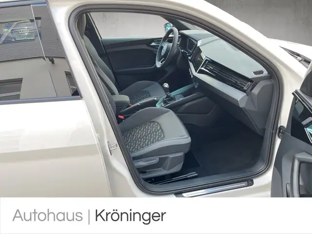 Audi A1 view 9