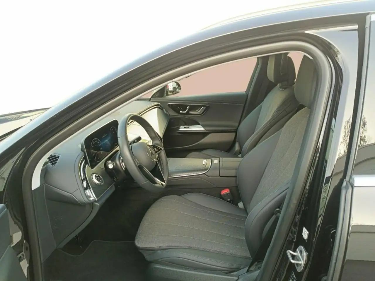 Mercedes-Benz E 300 de T AVANTGARDE/DIGITAL LIGHT/360'/AHK/SHZ 12