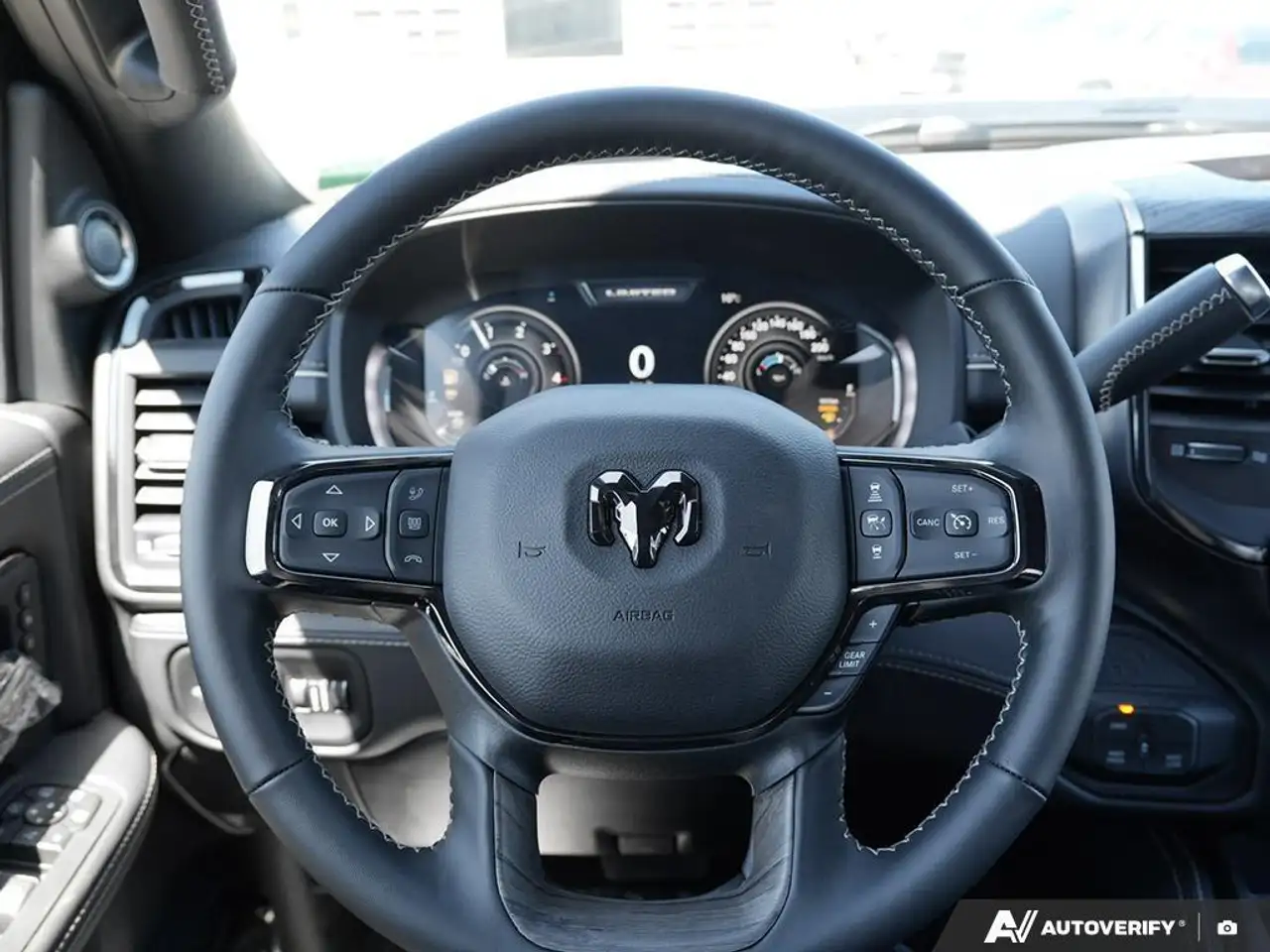 RAM 3500 снимка RAM 3500