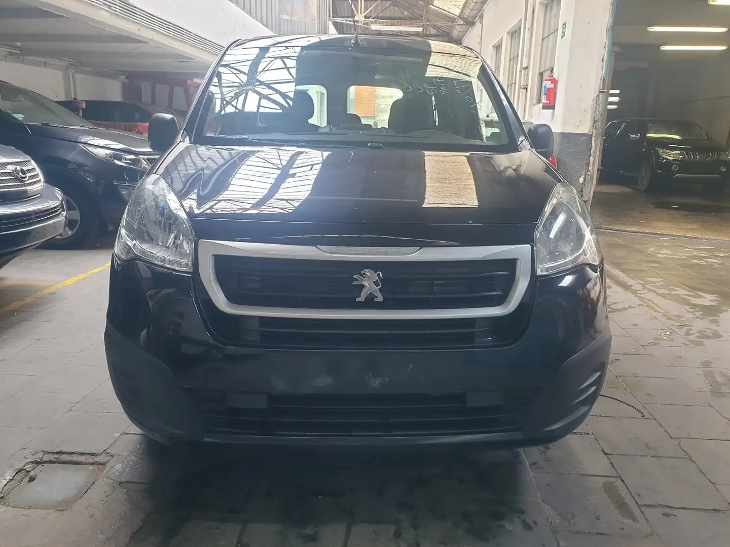 Peugeot Partner Tepee 1.6 BlueHDi Access Negro - 2