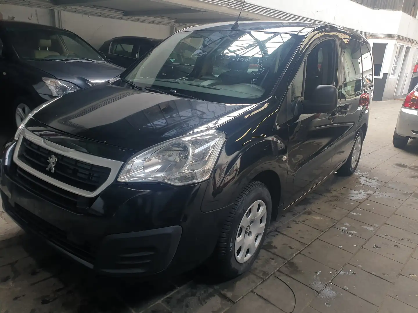 Peugeot Partner Tepee 1.6 BlueHDi Access Negro - 1