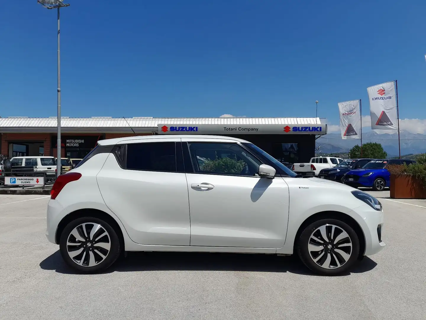 Suzuki Swift VI 1.2h Top 2wd Bianco - 2